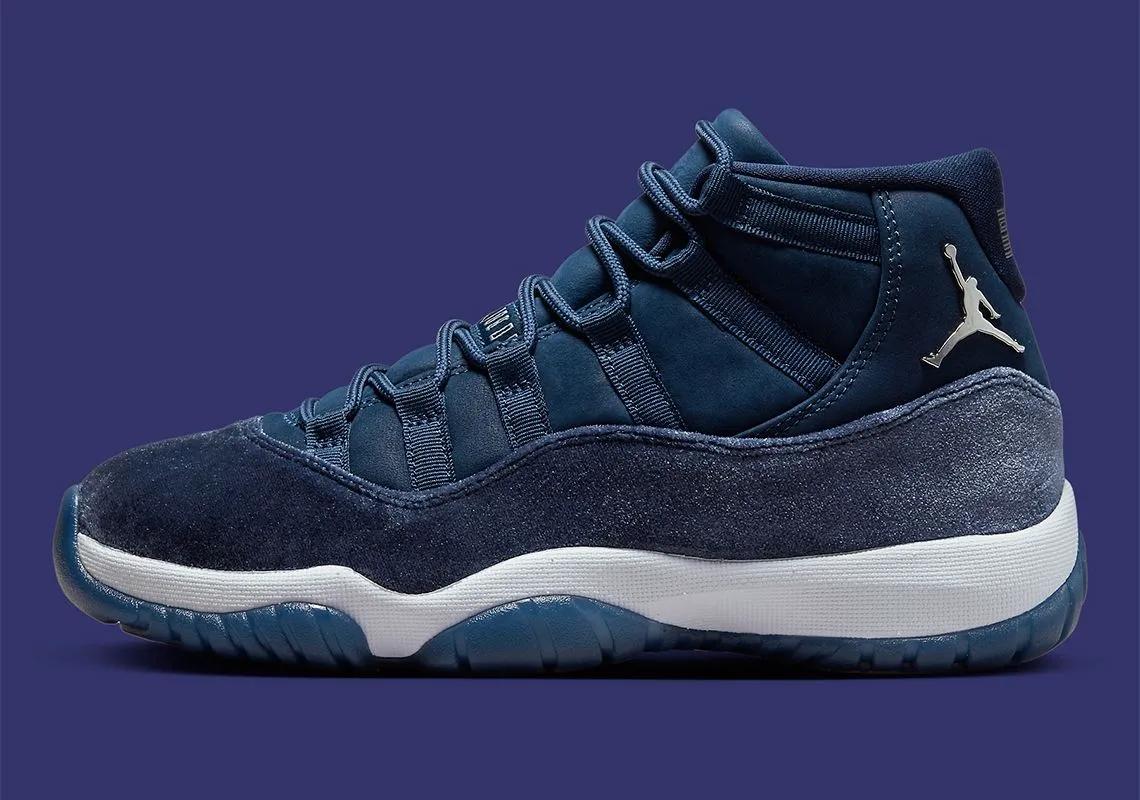 Air Jordan 11 Retro WMNS Midnight Navy