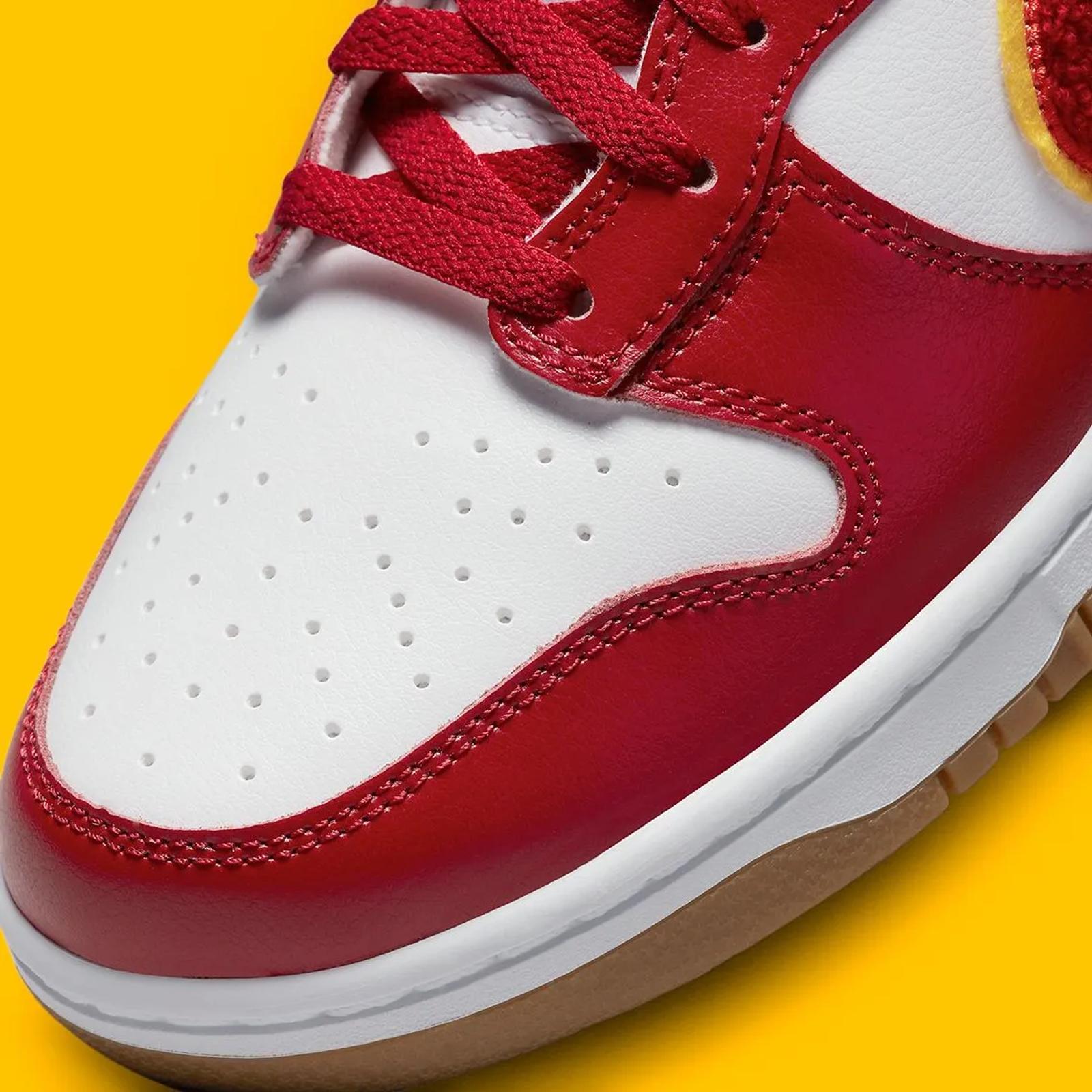 Nike Dunk High Chenille Gym Red