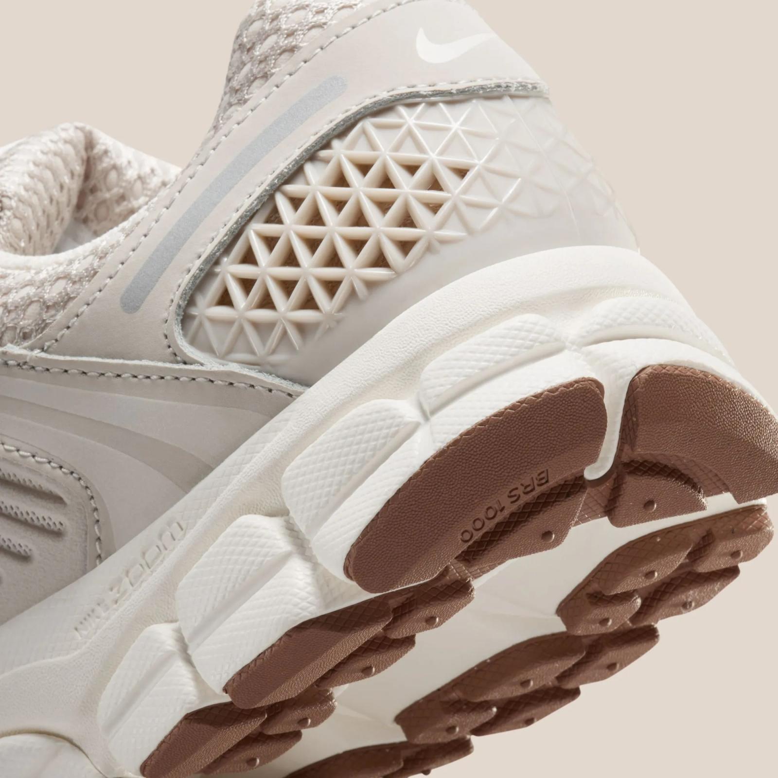 Nike Zoom Vomero 5 Light Orewood Brown FZ3780-101