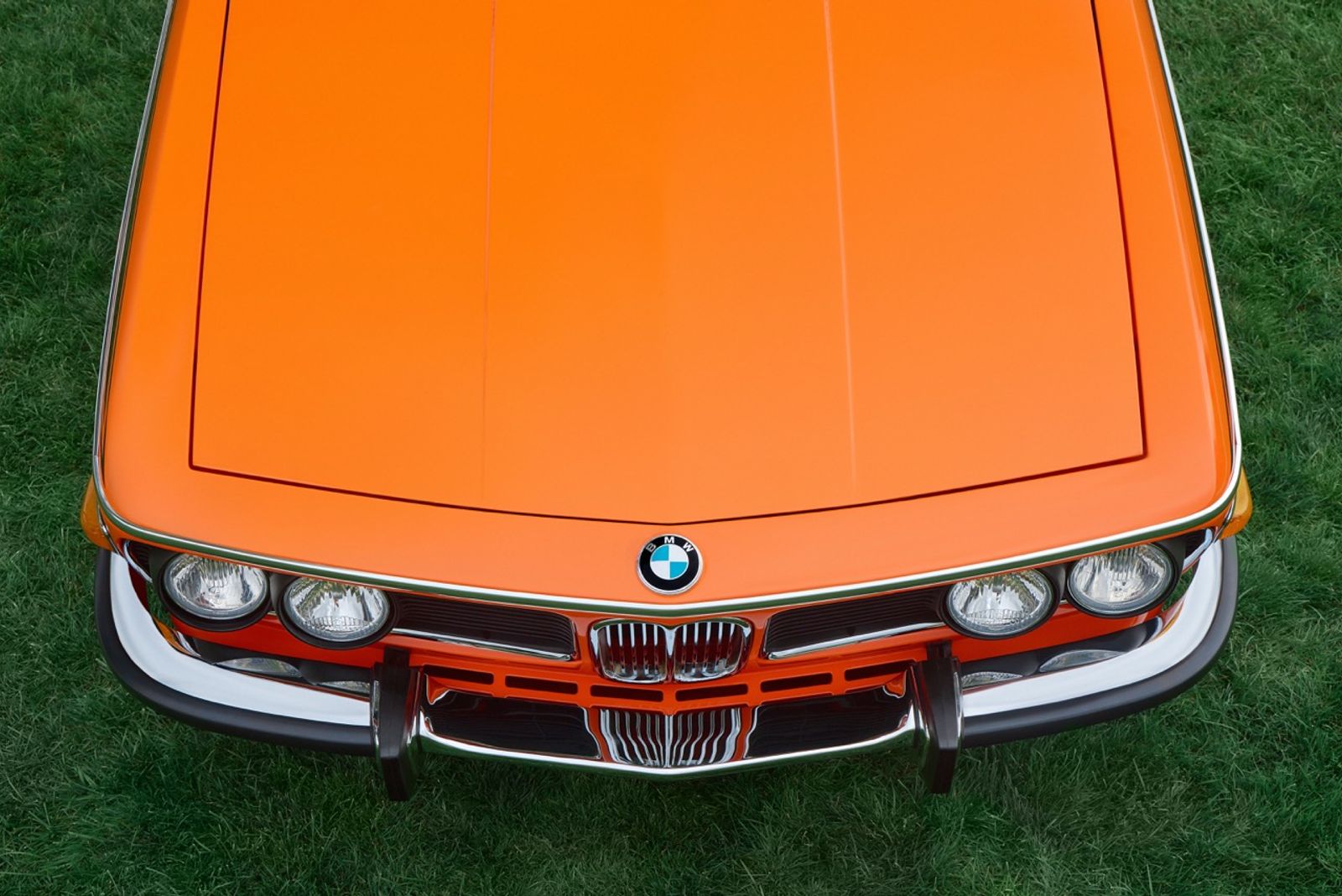 Kith for BMW 2026: The 1972 BMW 3.0 CSi & 1987 M6 E24 by Ronnie Fieg