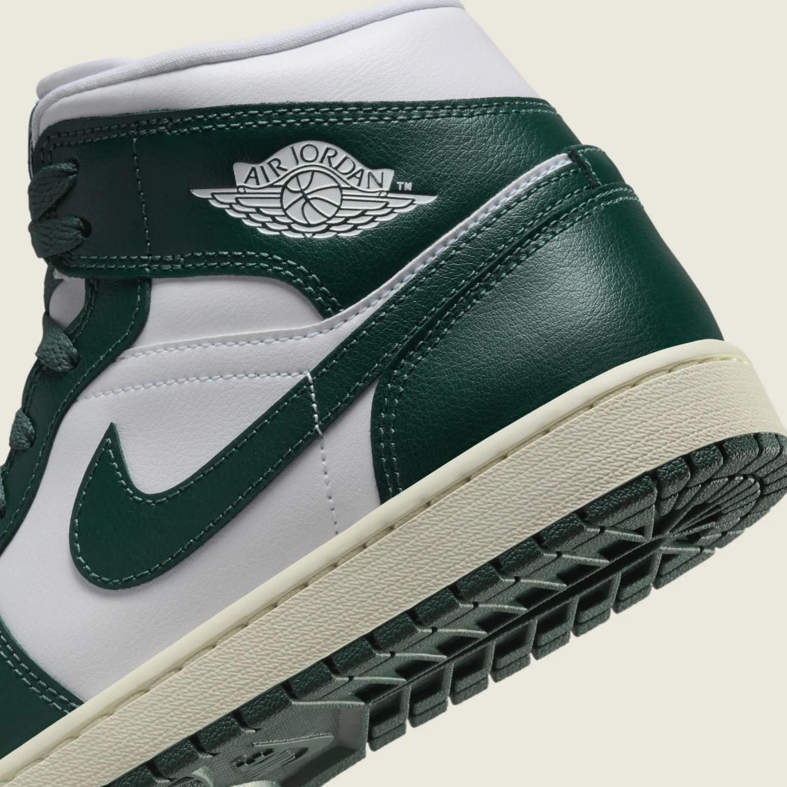 Air Jordan 1 Mid White / Oxidized Green BQ6472-133