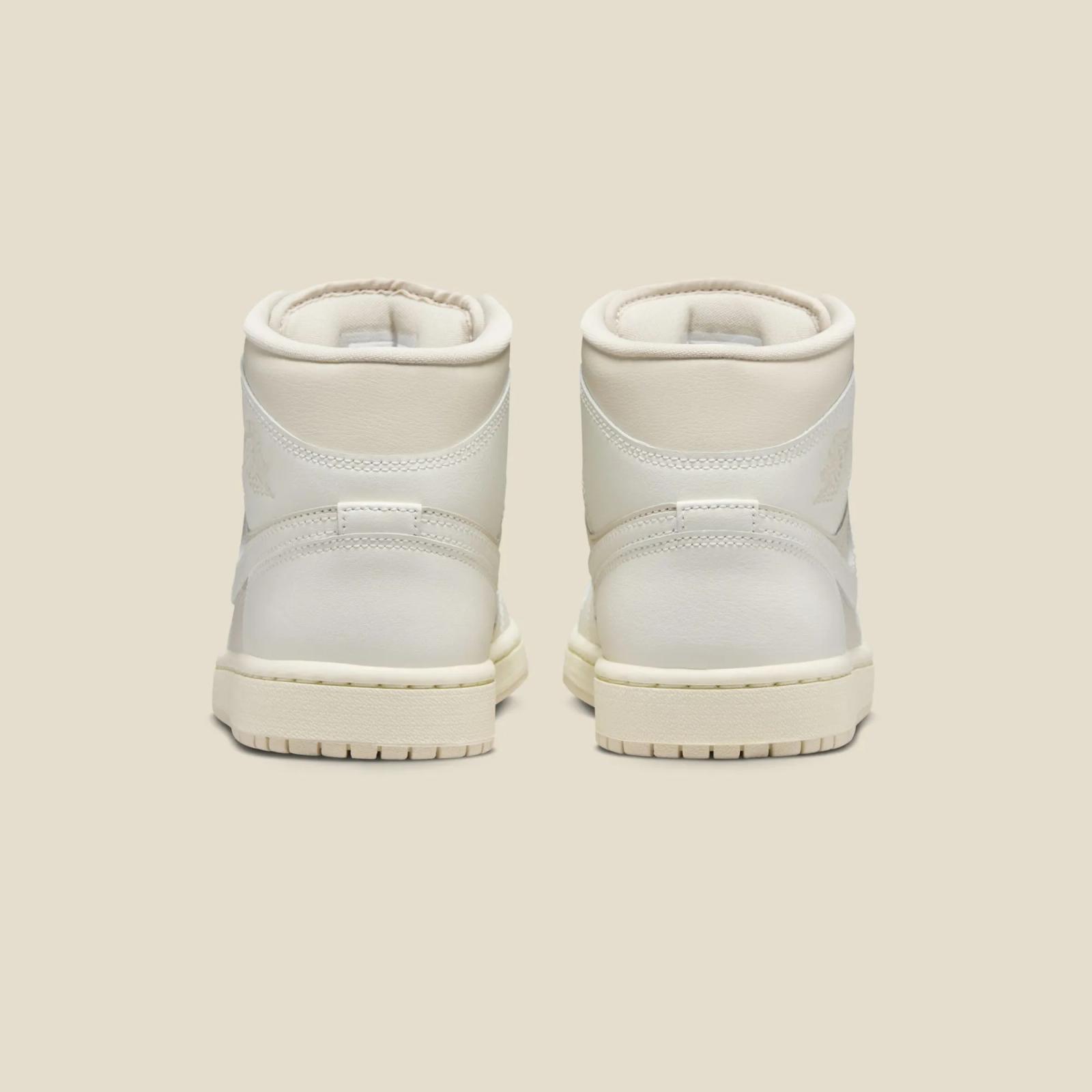 Air Jordan 1 Mid Legend Light Brown BQ6472-201