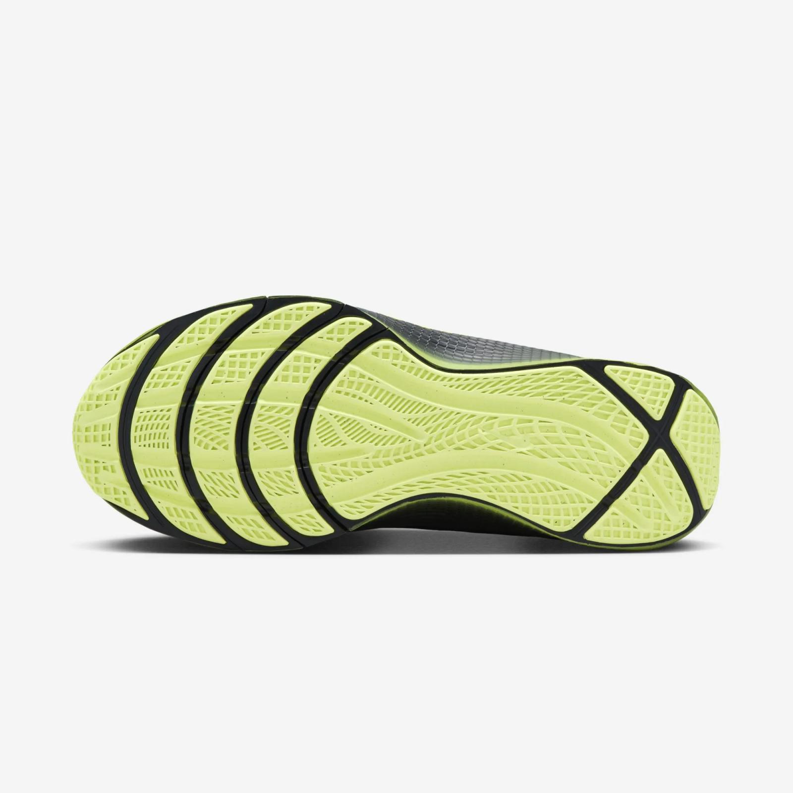 Nike LeBron Royalty TR Smoke Grey Volt FJ6151-001