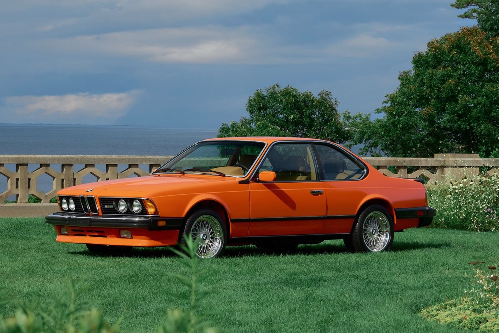 Kith for BMW 2026: The 1972 BMW 3.0 CSi & 1987 M6 E24 by Ronnie Fieg