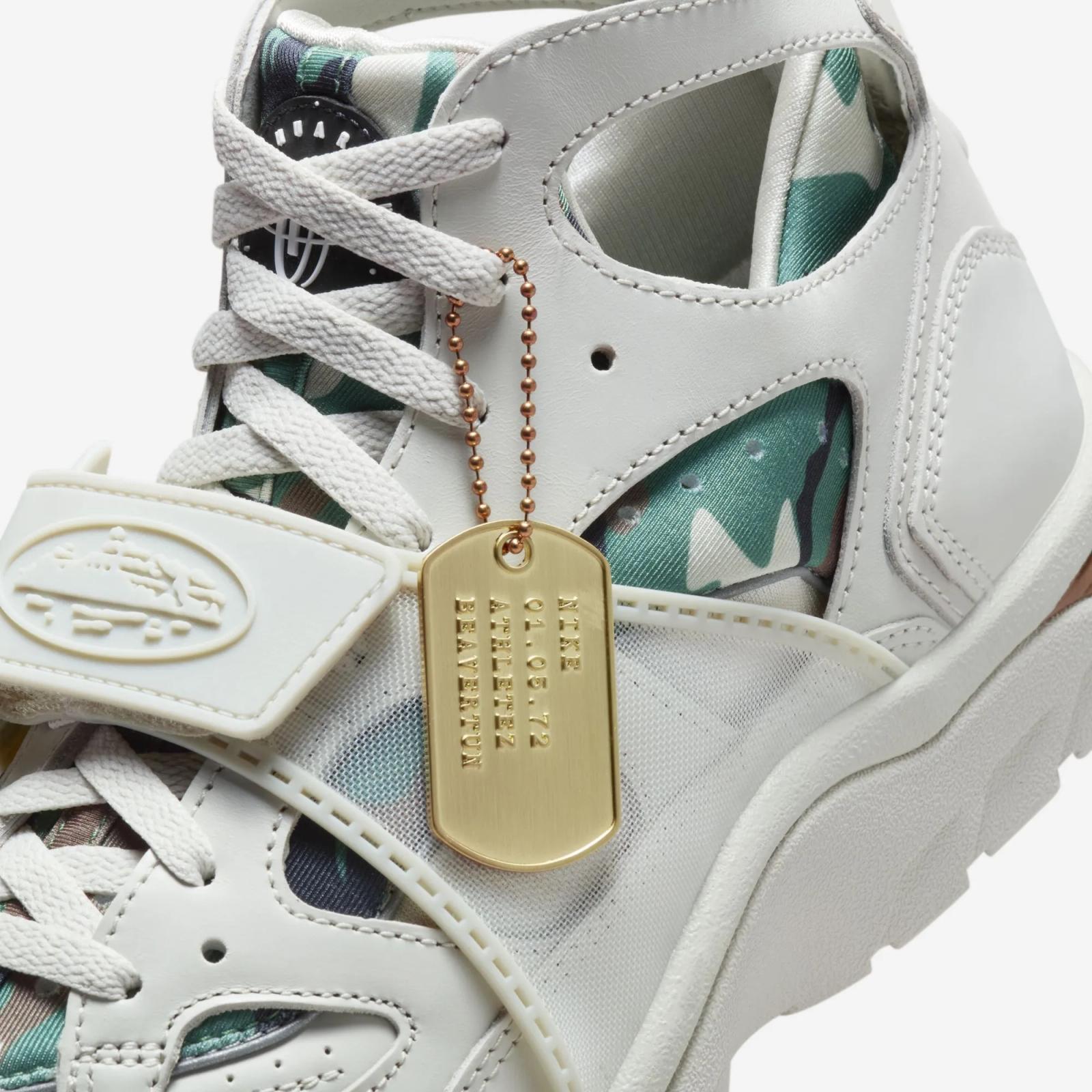 Corteiz x Nike Air Trainer Huarache Light Bone FQ8793-002