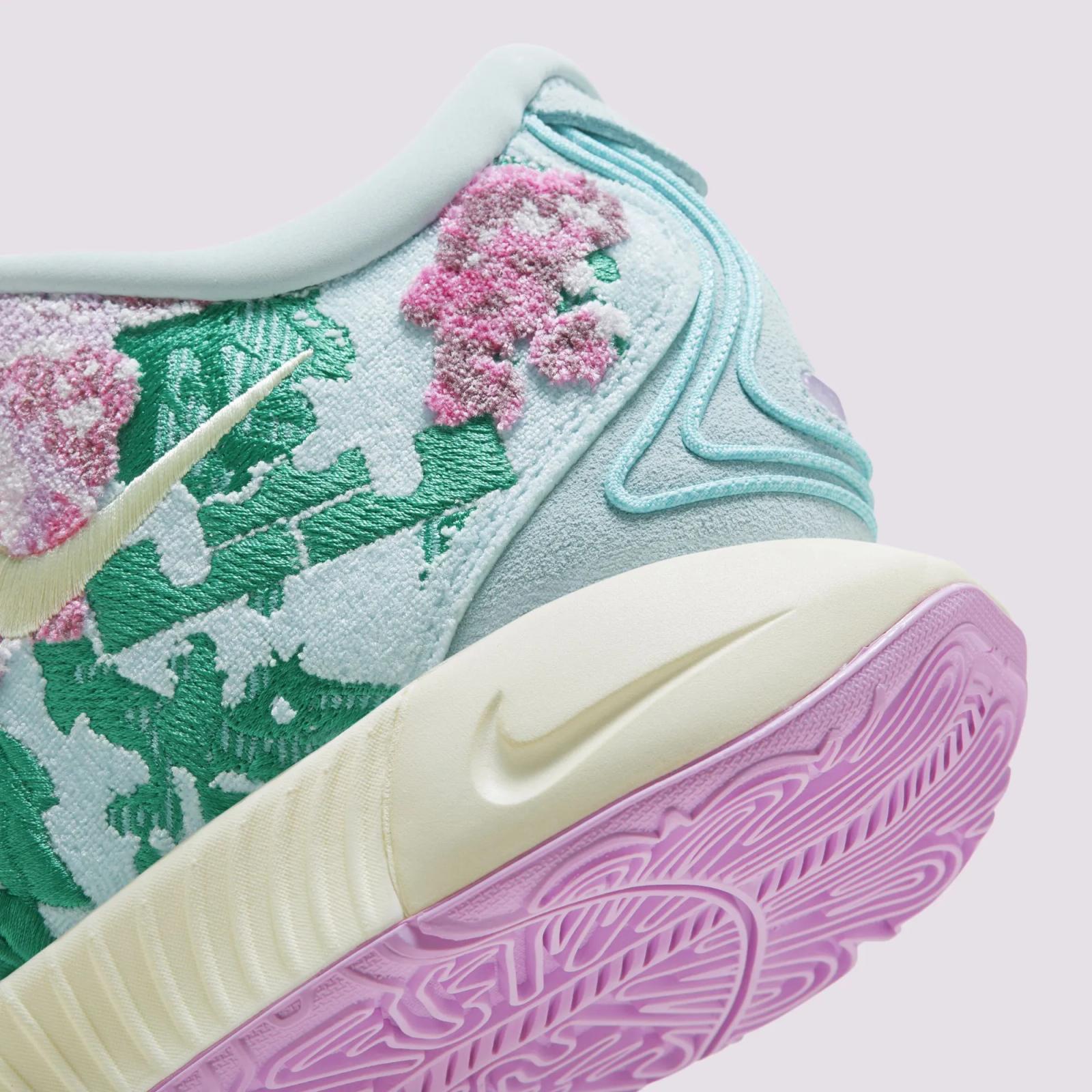 Nike LeBron 21 Premium Grandma's Couch FV7276-401