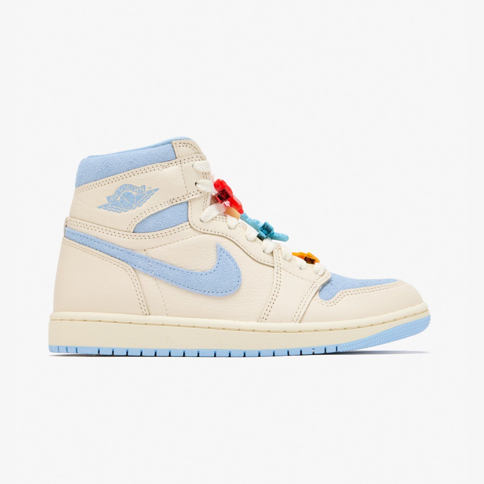 air-jordan-1-retro-high-og-pale-ivory-psychic-blue-fd2596-102