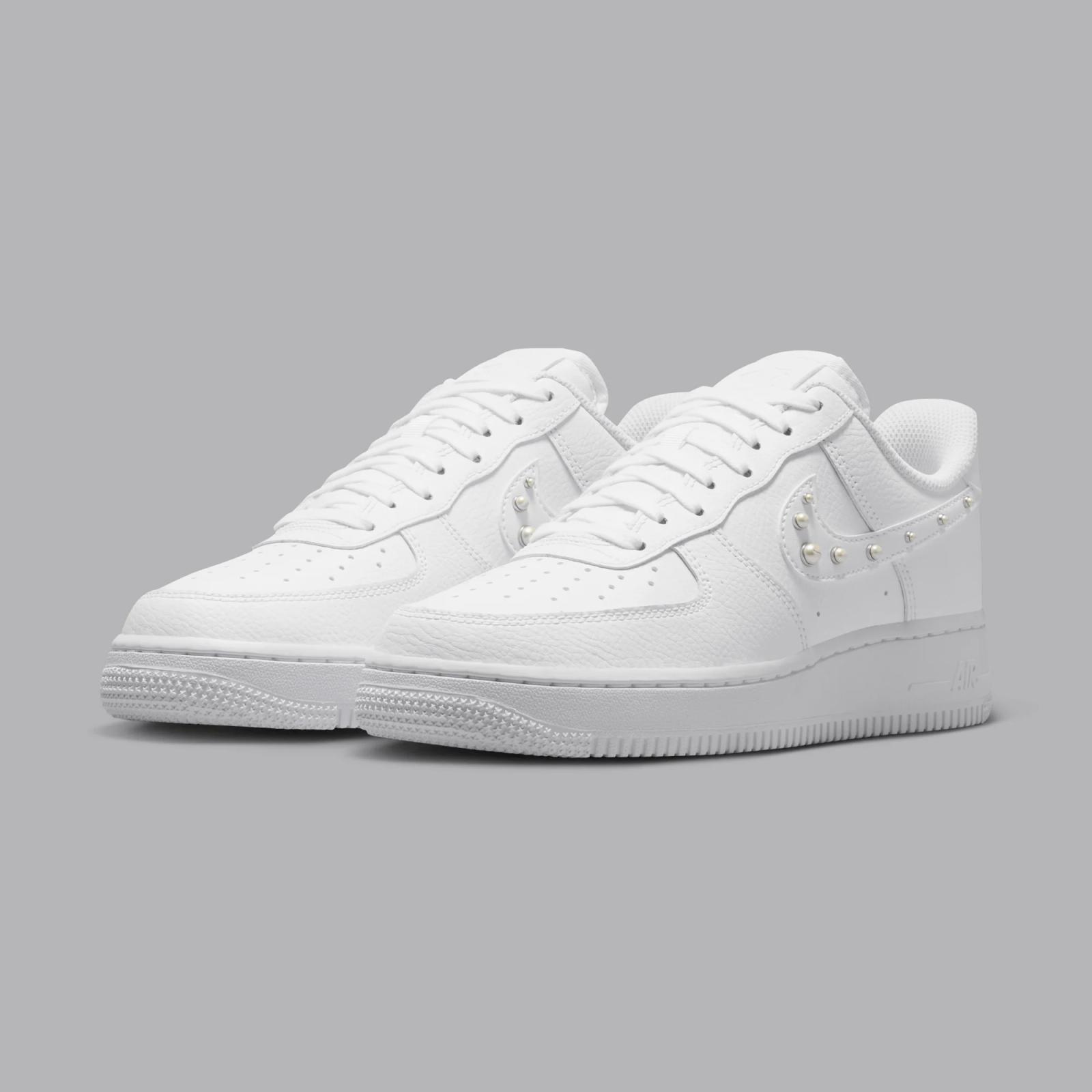 Nike Air Force 1 Low W "White & Metallic" drops in 2026