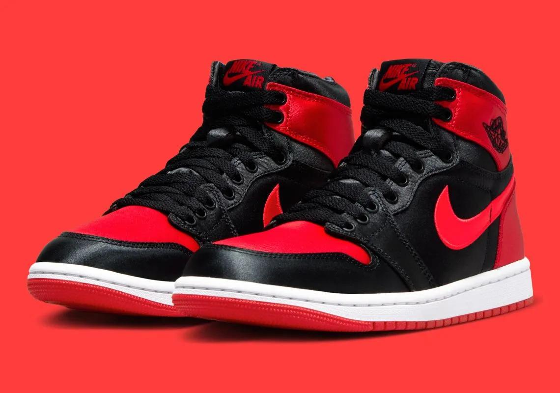 Air Jordan 1 Retro High OG WMNS Satin Bred