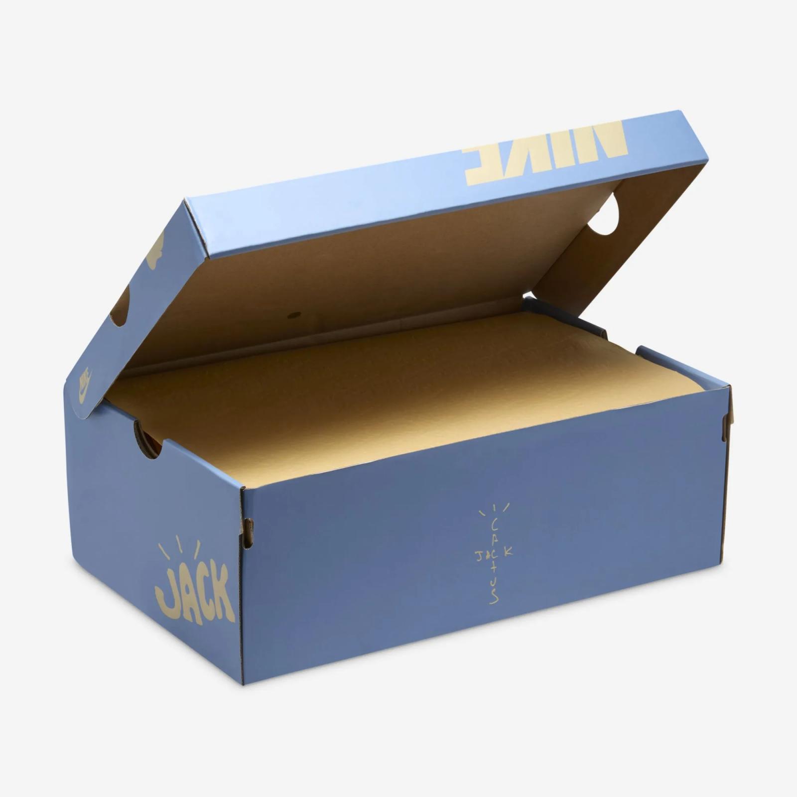 Travis Scott x Nike Zoom Field Jaxx White / Chocolate HQ3073-100