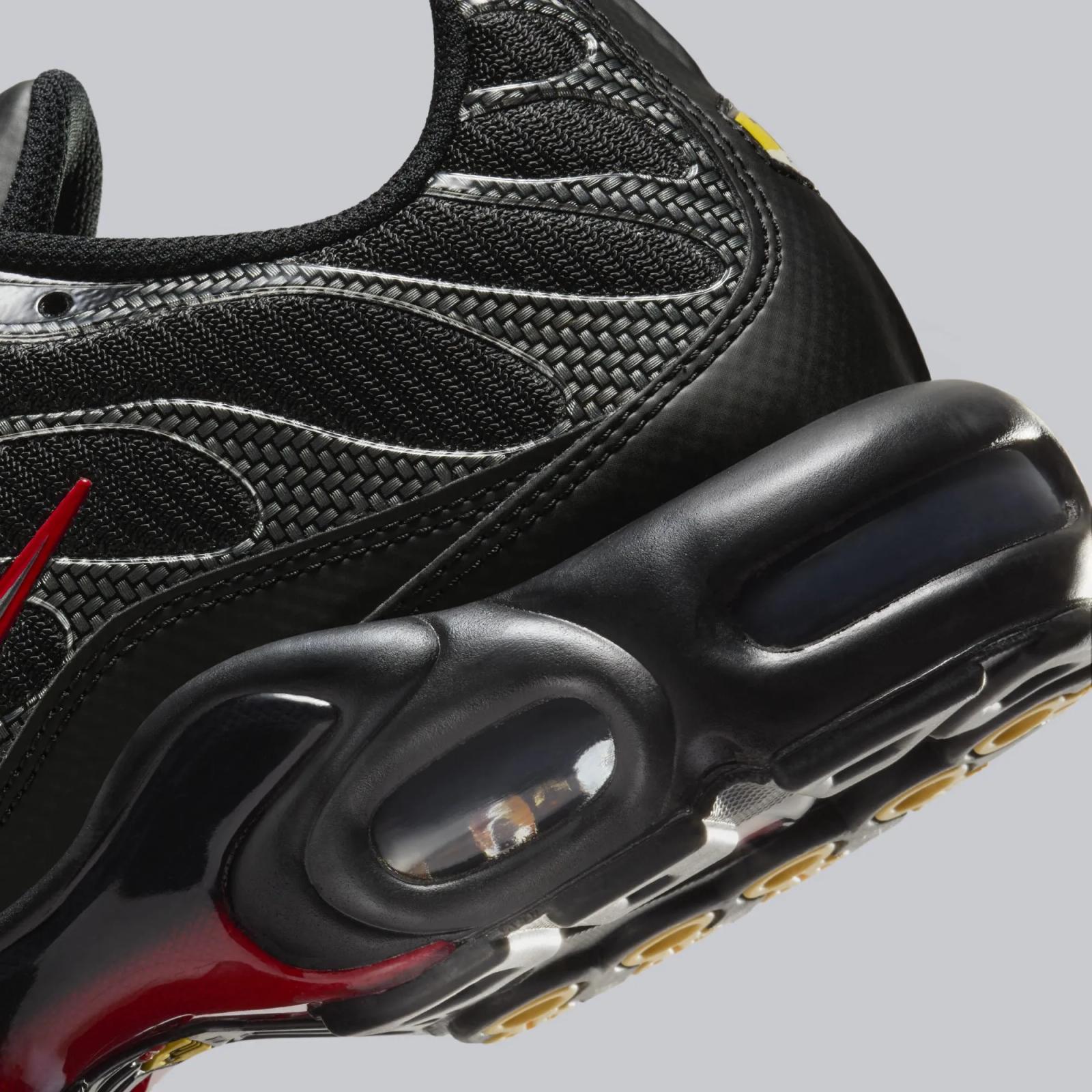Nike Air Max Plus Metallic Silver University Red