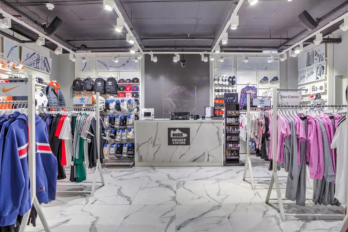 Buzz Sneakers AFI Brasov Romania