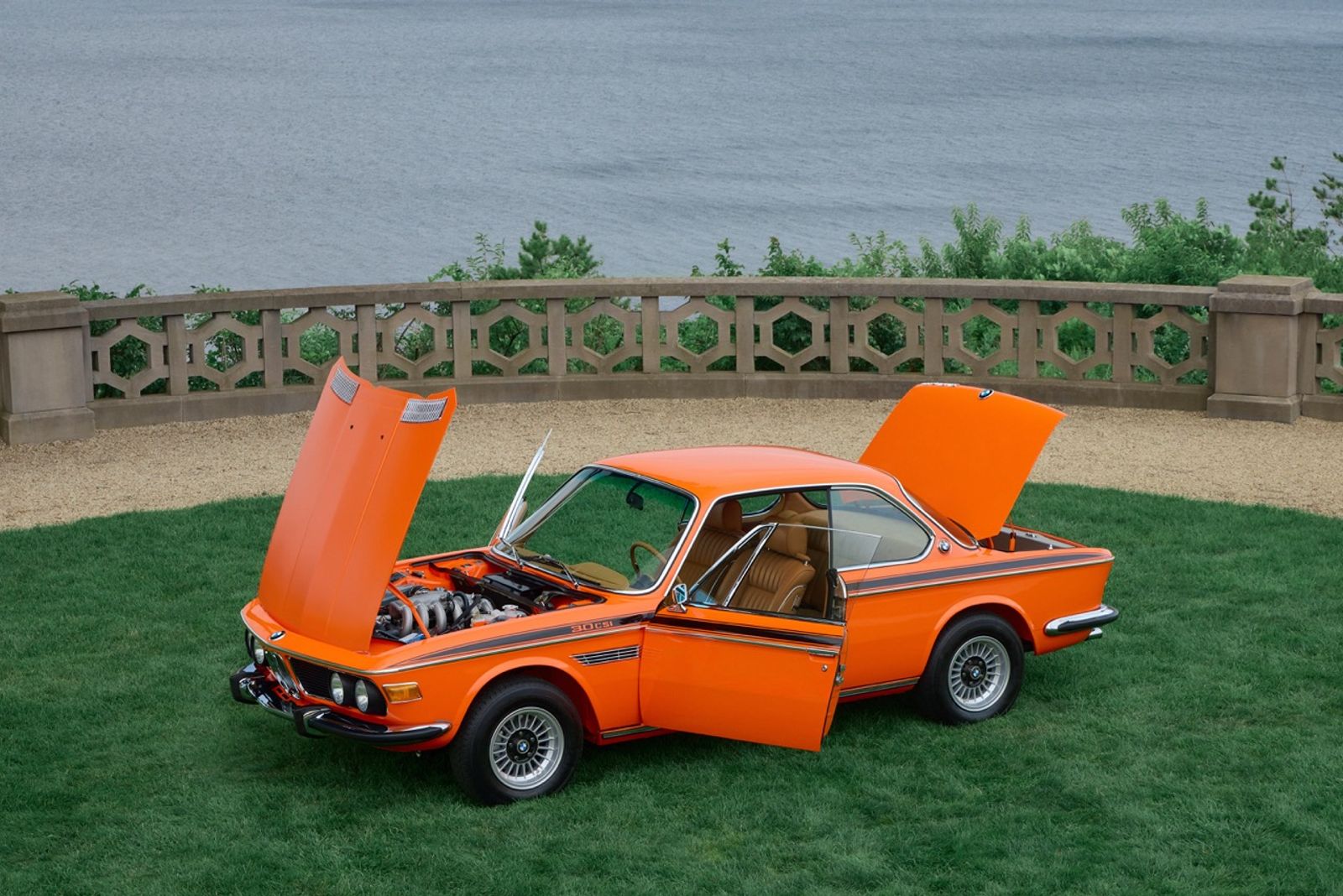 Kith for BMW 2026: The 1972 BMW 3.0 CSi & 1987 M6 E24 by Ronnie Fieg