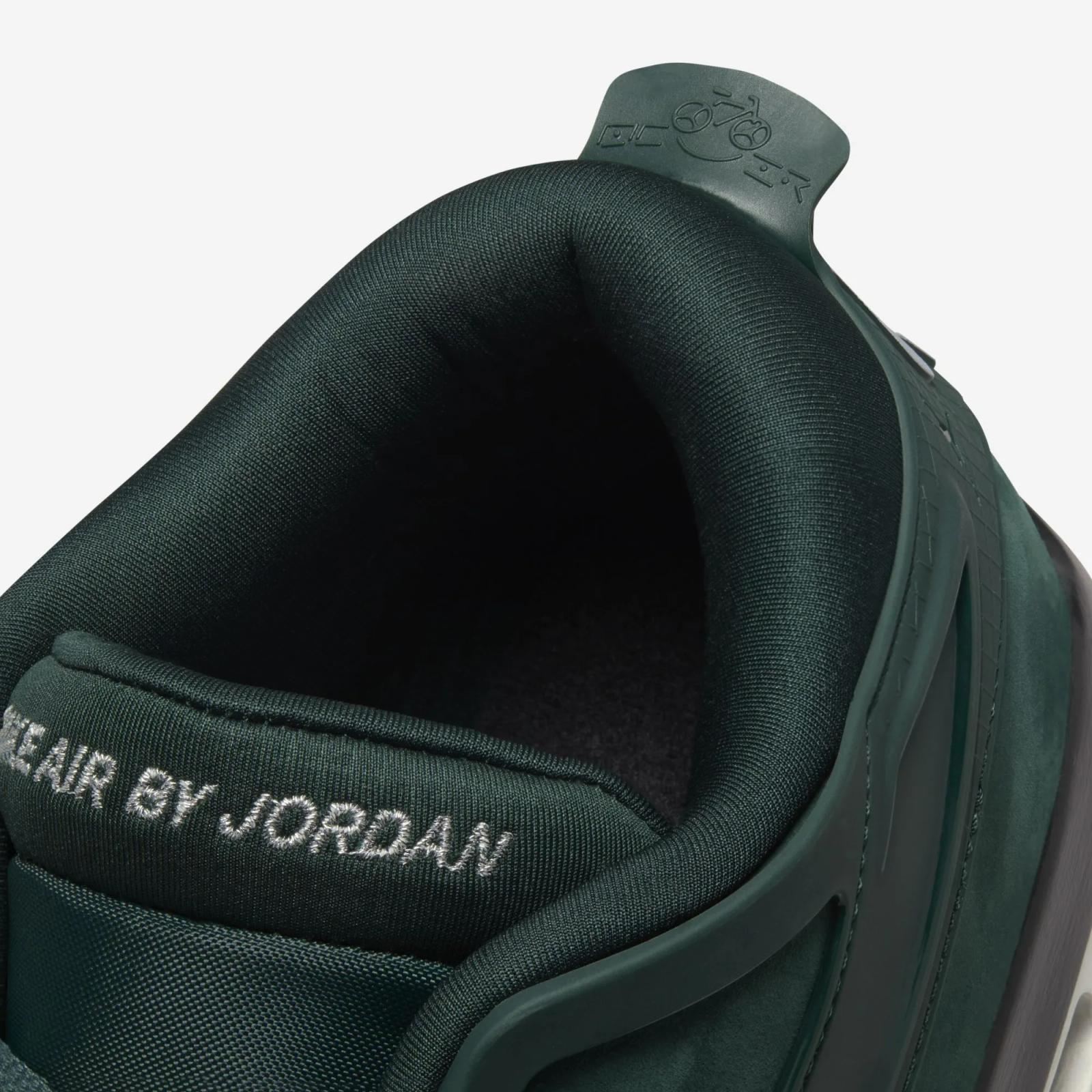 Nigel Sylvester x Air Jordan 4 RM Midnight Green HF4334-300