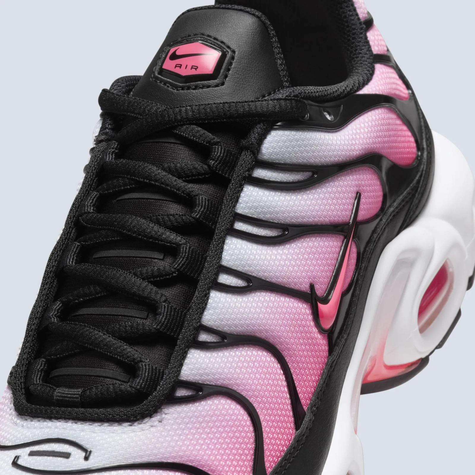 Nike Air Max Plus Black / Hot Punch DZ3670-002
