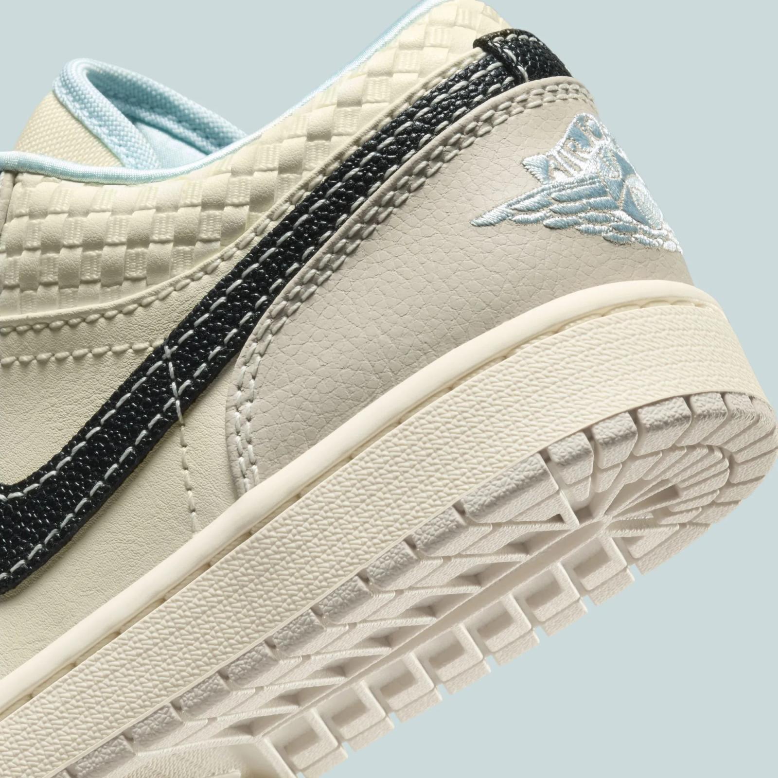 Air Jordan 1 Low SE Muslin / Glacier Blue HQ3440-101