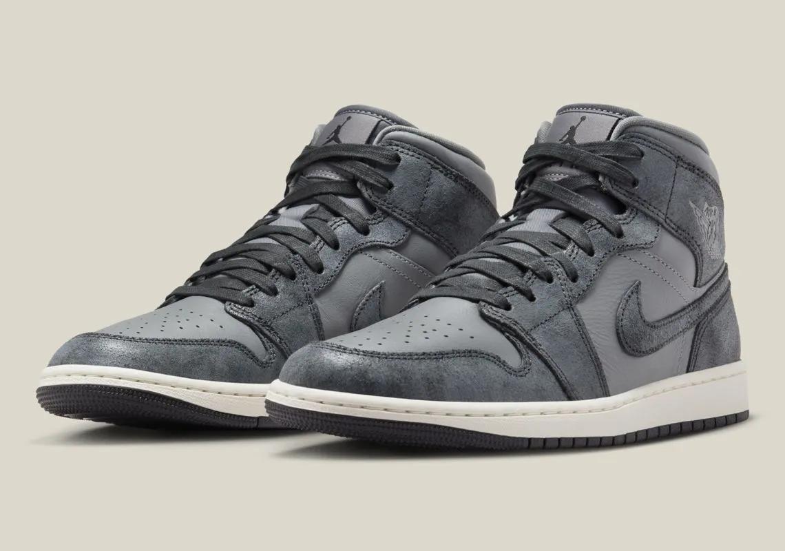 Air Jordan 1 Mid WMNS Off-Noir