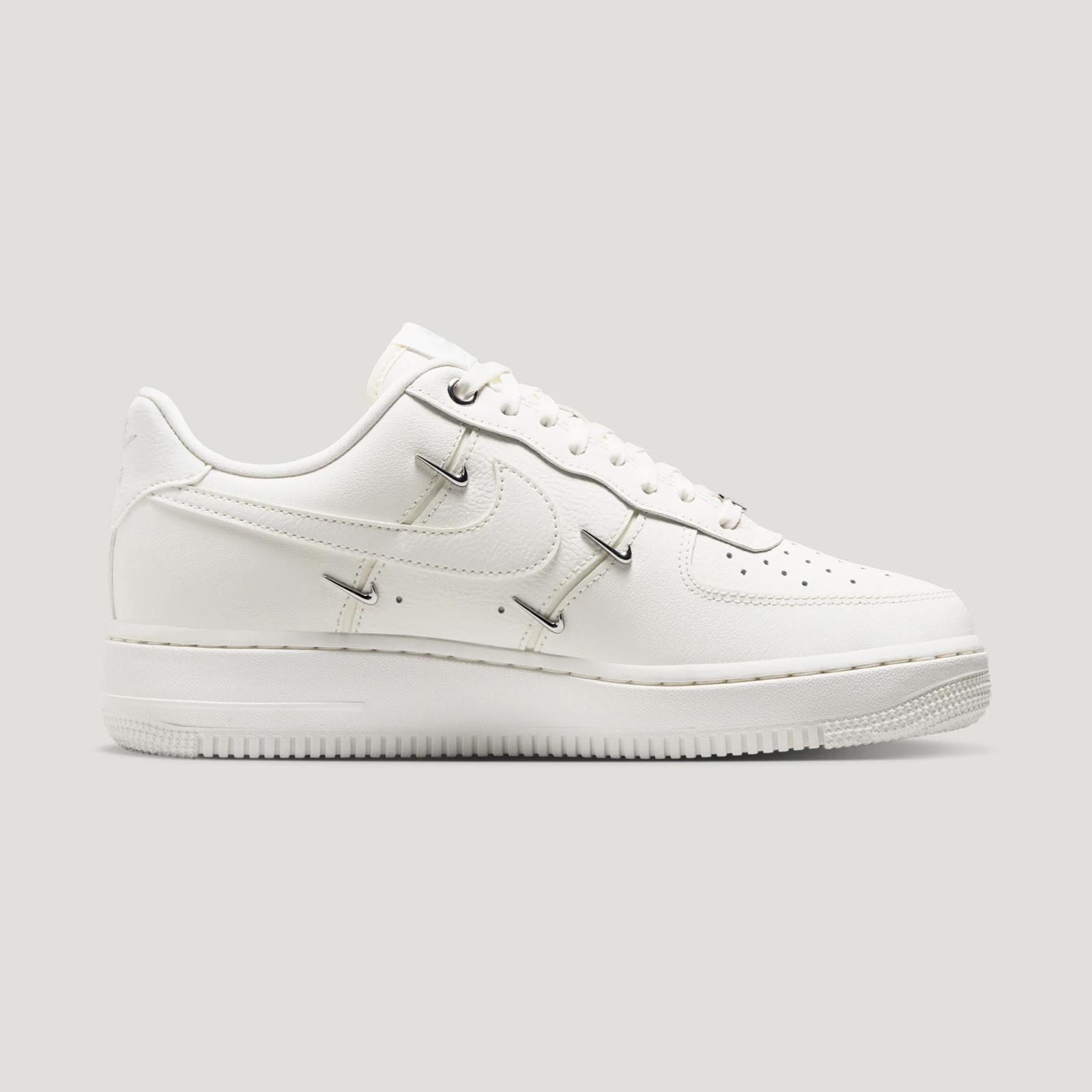 Nike Air Force 1 Low "Sail & Metallic Silver" drops in 2026