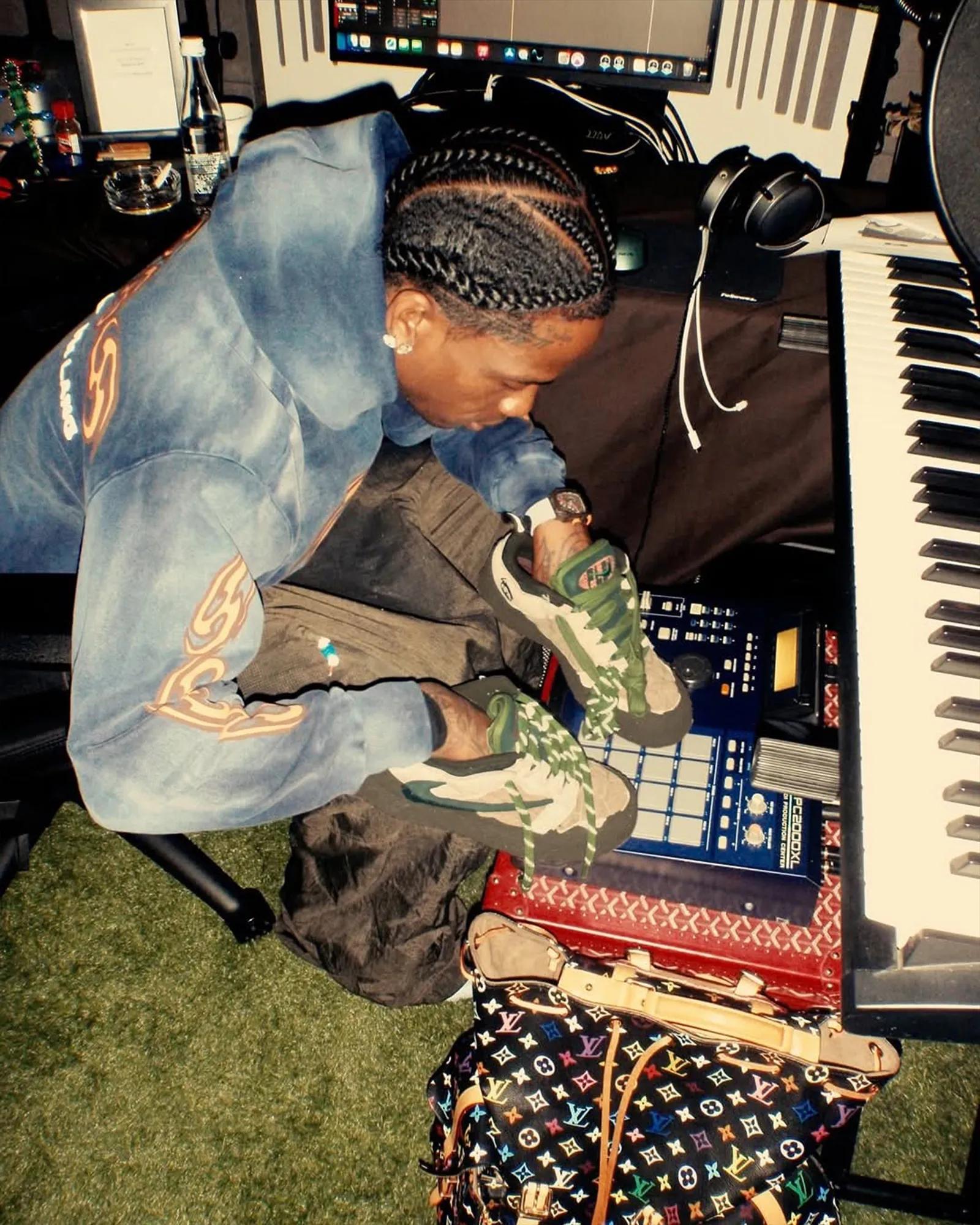 Travis Scott x Cactus Plant Flea Market x Nike Air Flea 1 "Khaki" drops in 2027