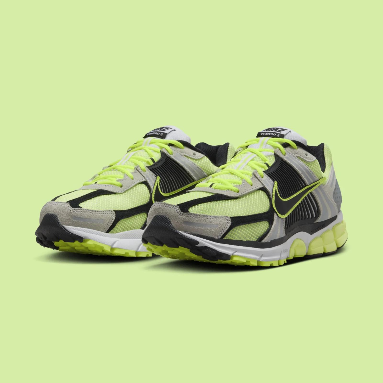 Nike Zoom Vomero 5 Volt / Metallic Platinum FB9149-701