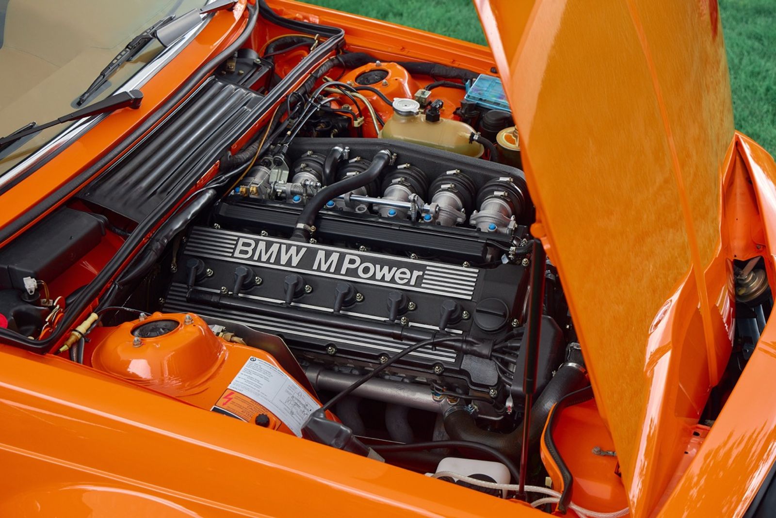 Kith for BMW 2026: The 1972 BMW 3.0 CSi & 1987 M6 E24 by Ronnie Fieg