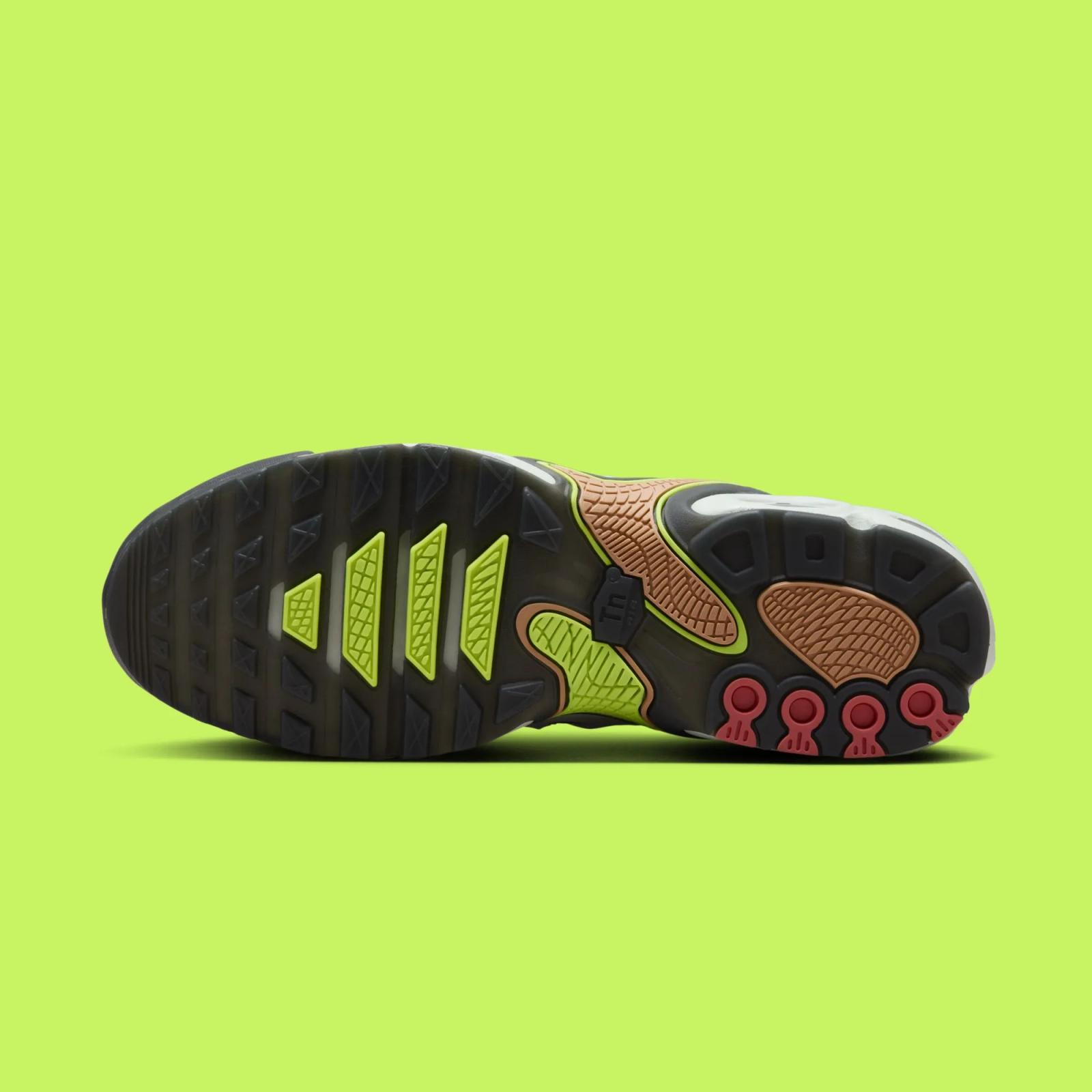Nike Air Max Plus Drift Amber Brown / Volt FD4290-009