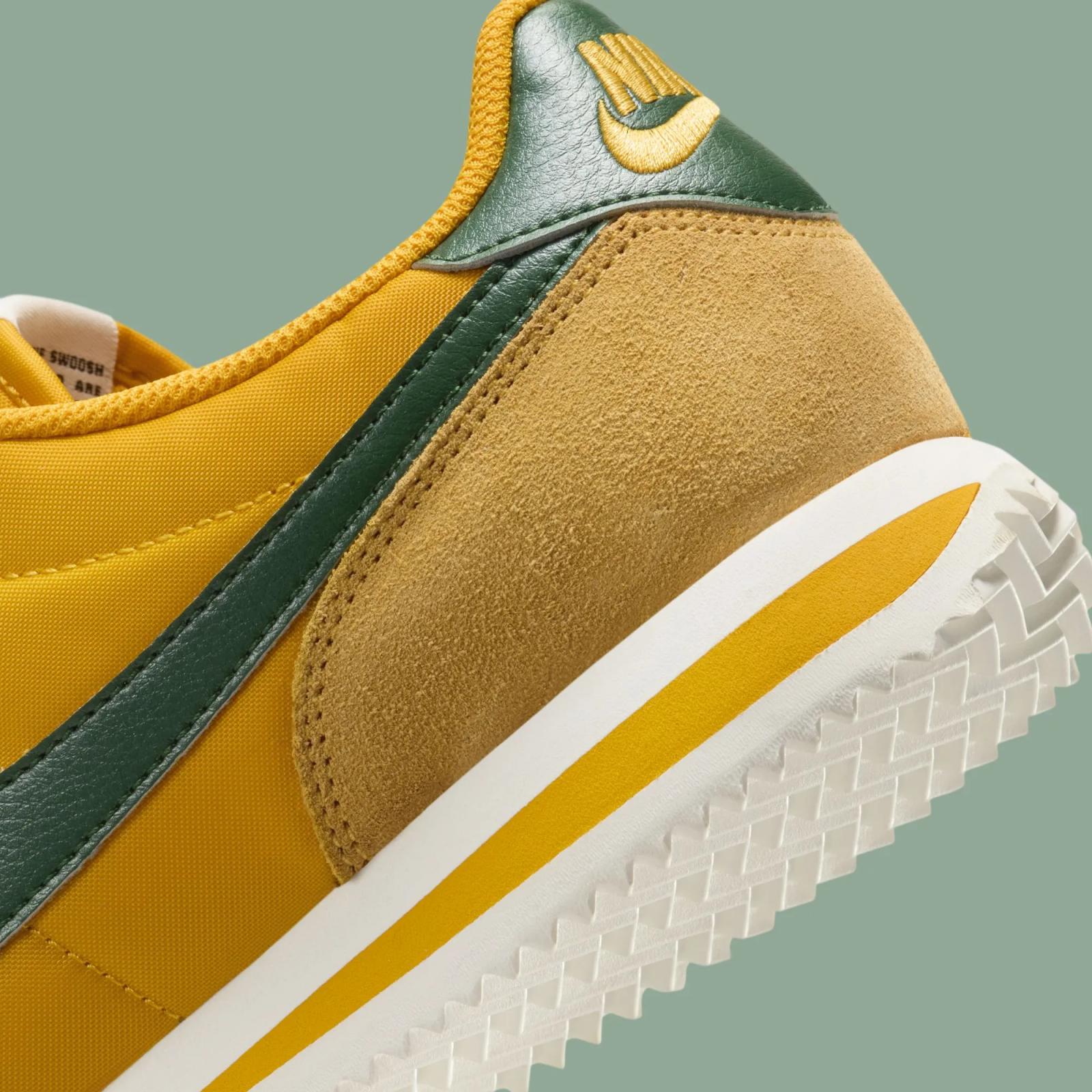 Nike Cortez Textile Yellow Ochre / Gorge Green DZ2795-702