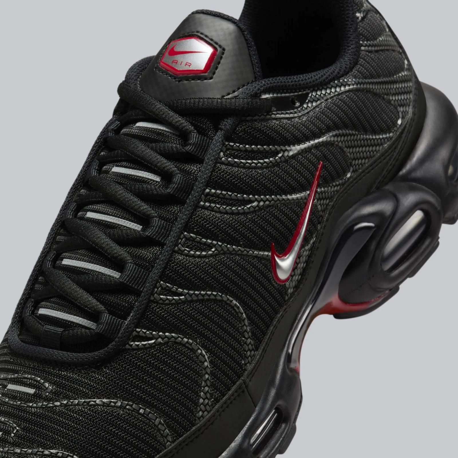 Nike Air Max Plus Metallic Silver University Red