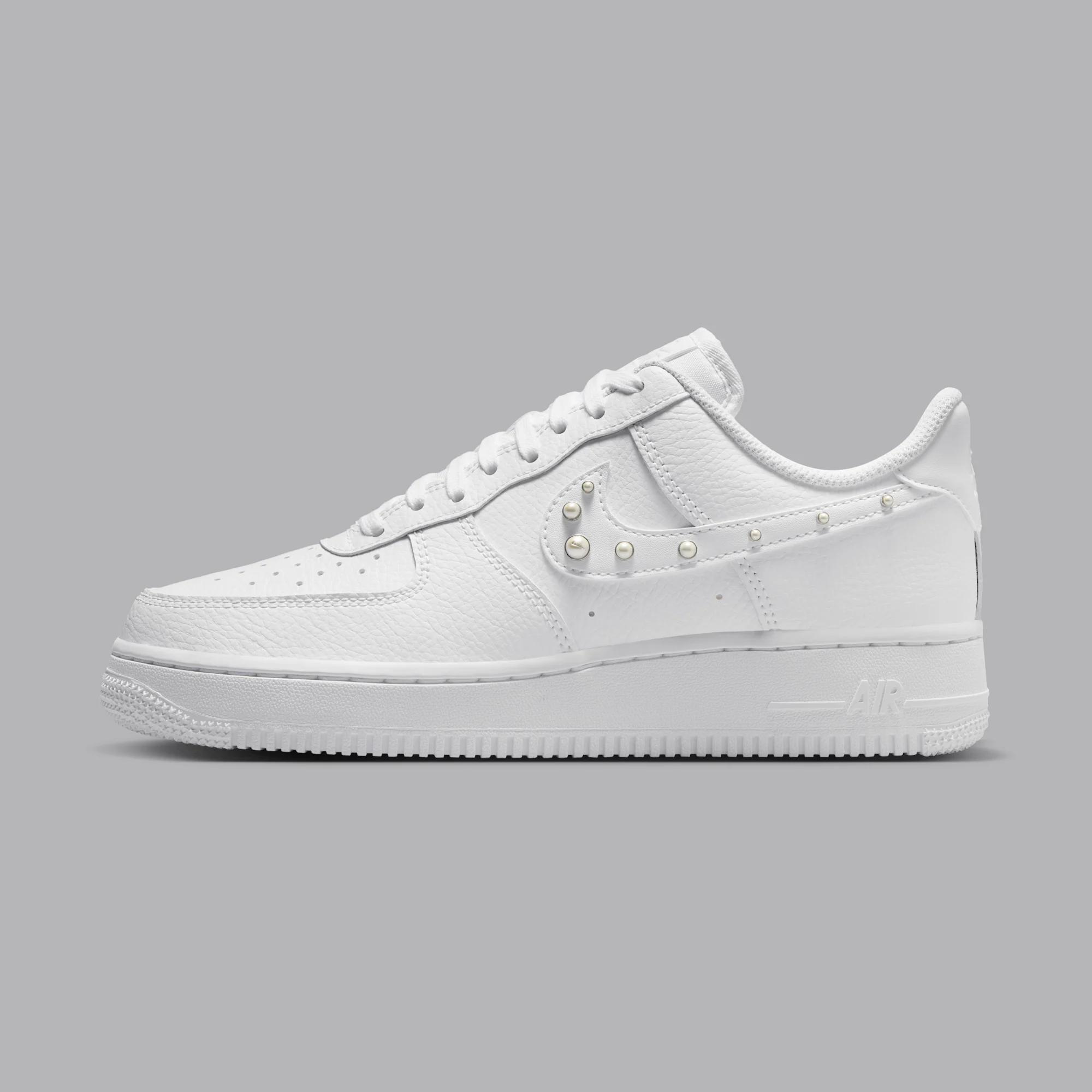 Nike Air Force 1 Low W "White & Metallic" drops in 2026