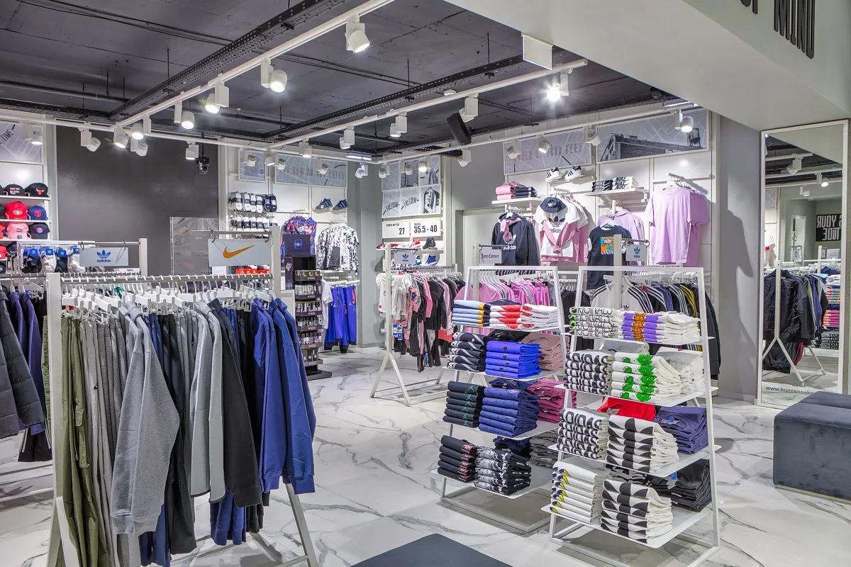 Buzz Sneakers AFI Brasov Romania