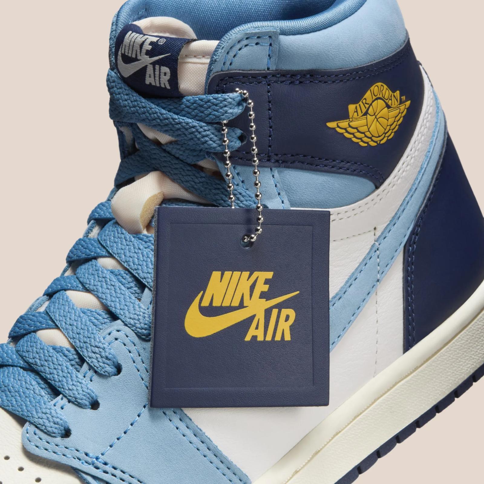 Air Jordan 1 Retro High OG First in Flight FD2596-400