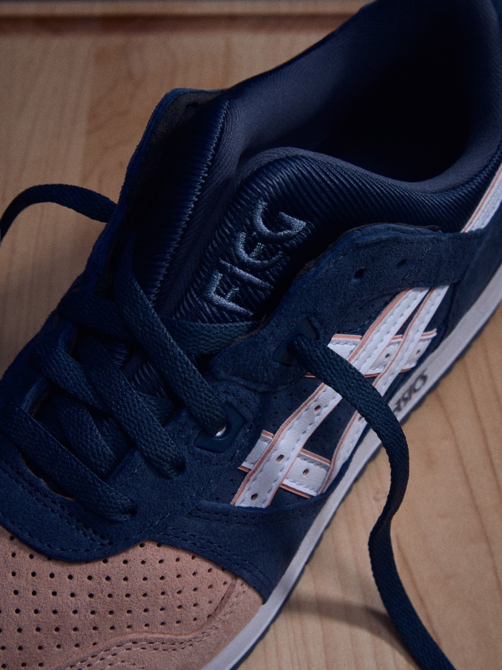 Ronnie Fieg for ASICS GEL-LYTE III Remastered “Salmon Toe”
