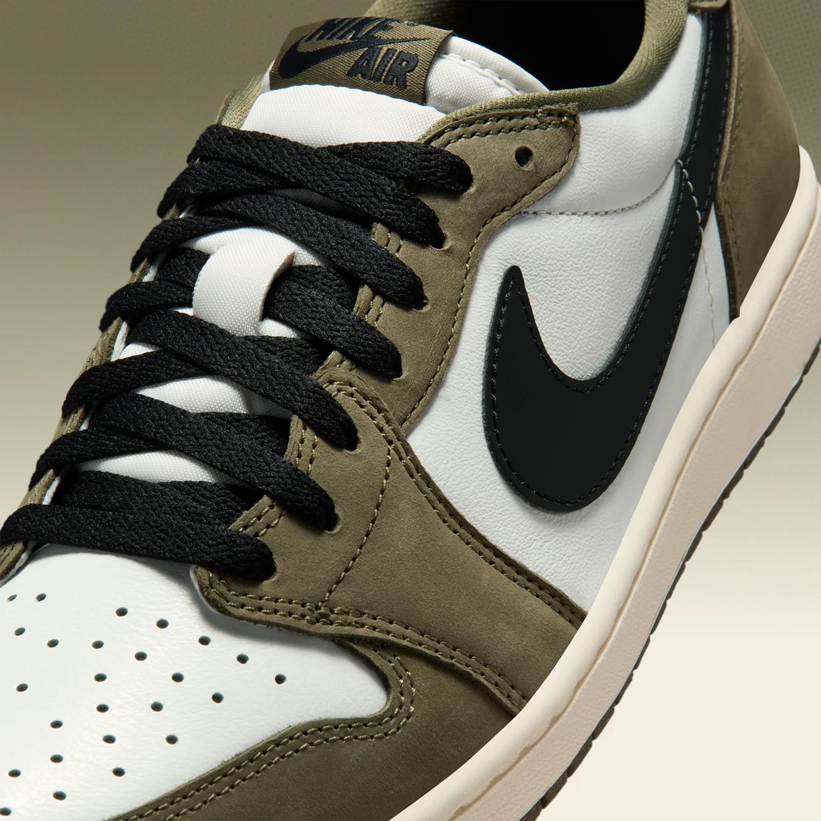 Air Jordan 1 Retro Low OG “Medium Olive” 2026