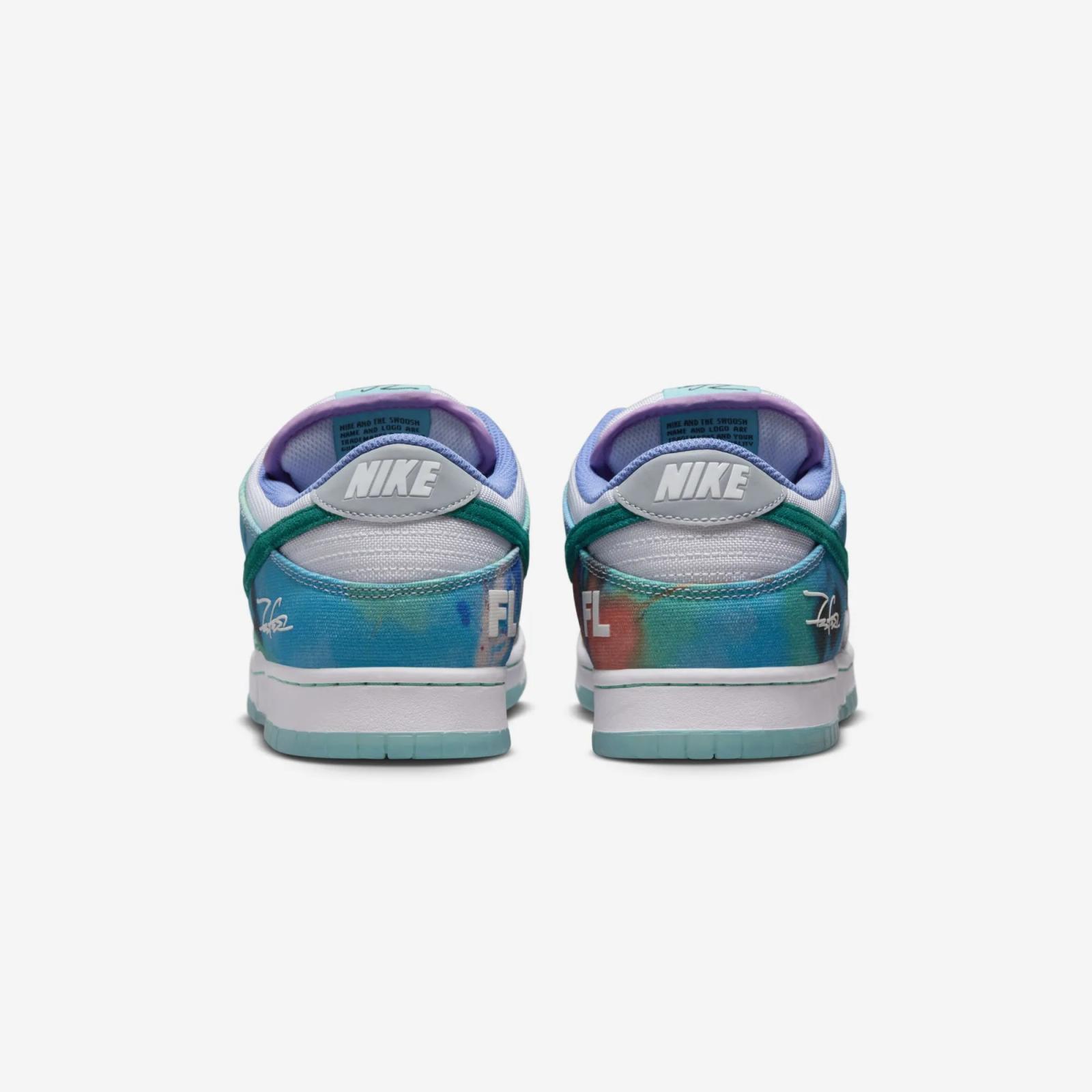 Futura Laboratories x Nike SB Dunk Low OG QS Bleached Aqua HF6061-400