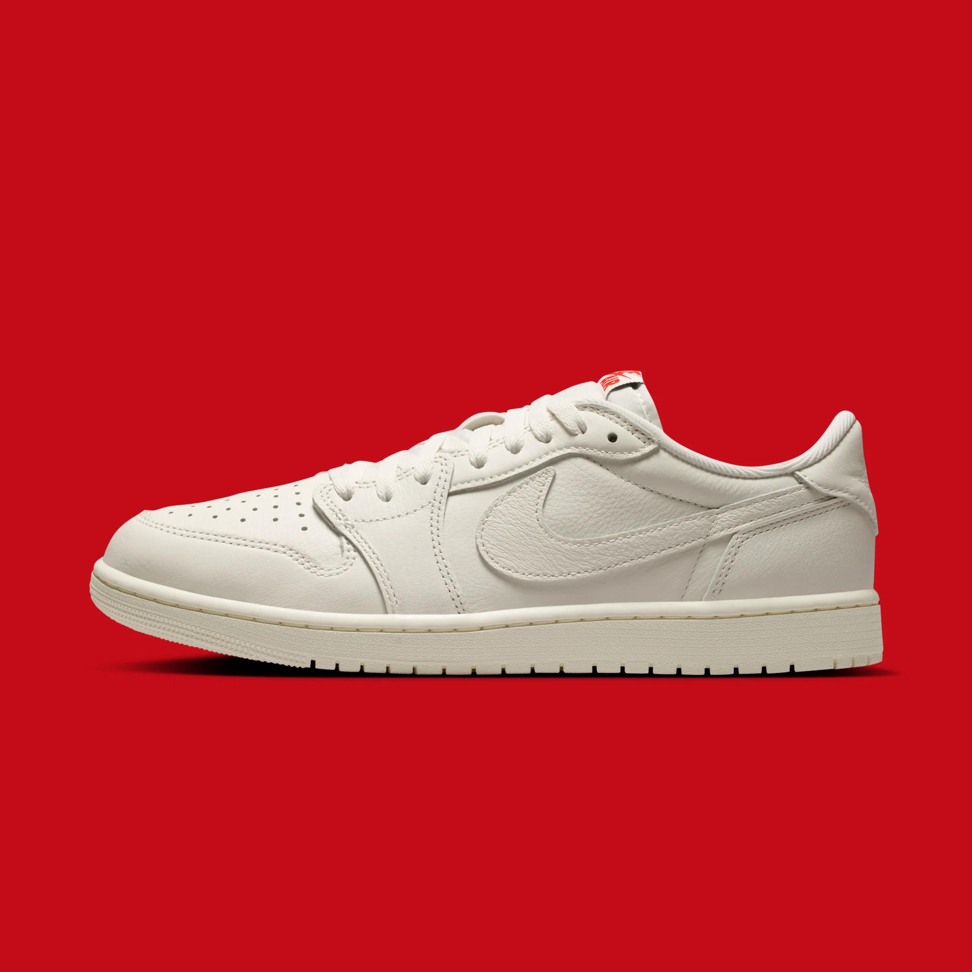 Air Jordan 1 Retro Low OG "Sail / University Red" 2026