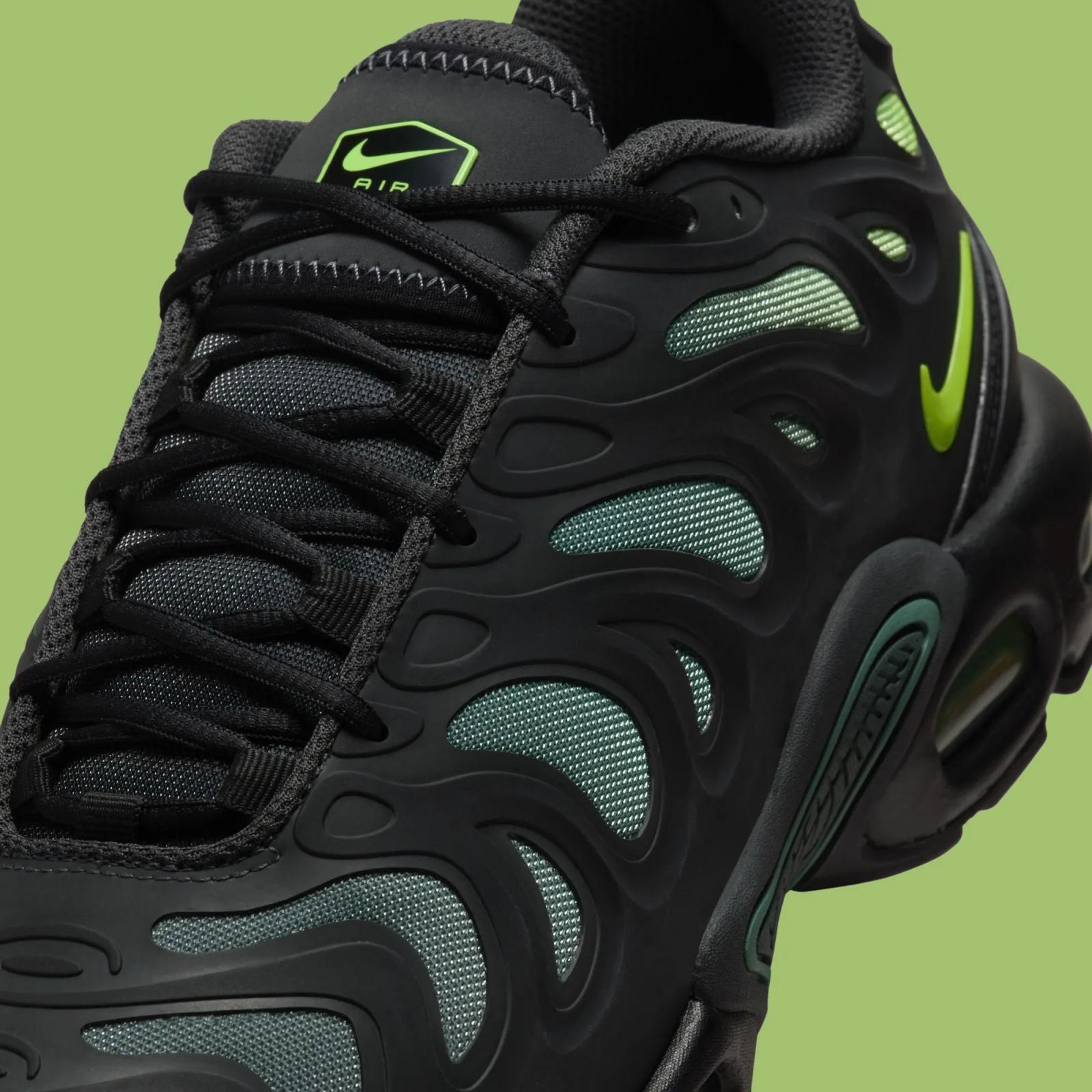 Nike Air Max Plus Drift Black Volt