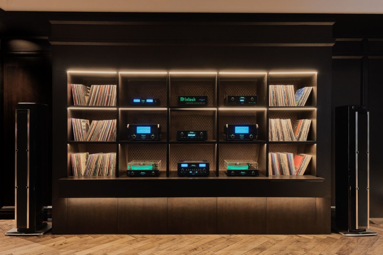 Kith West Hollywood Reopens and Introduces Ronnie’s Pronto