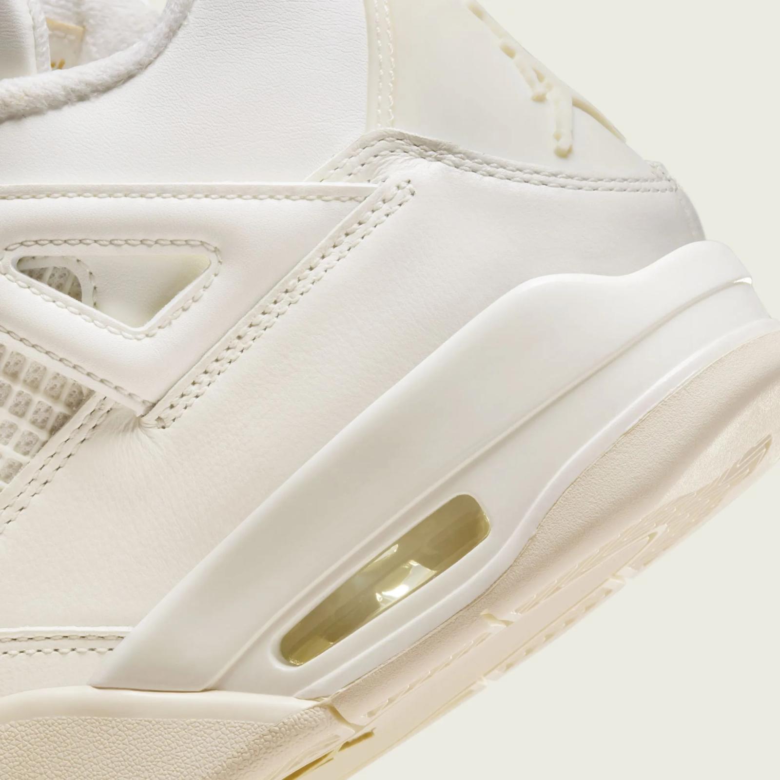 Air Jordan 4 Retro Metallic Gold