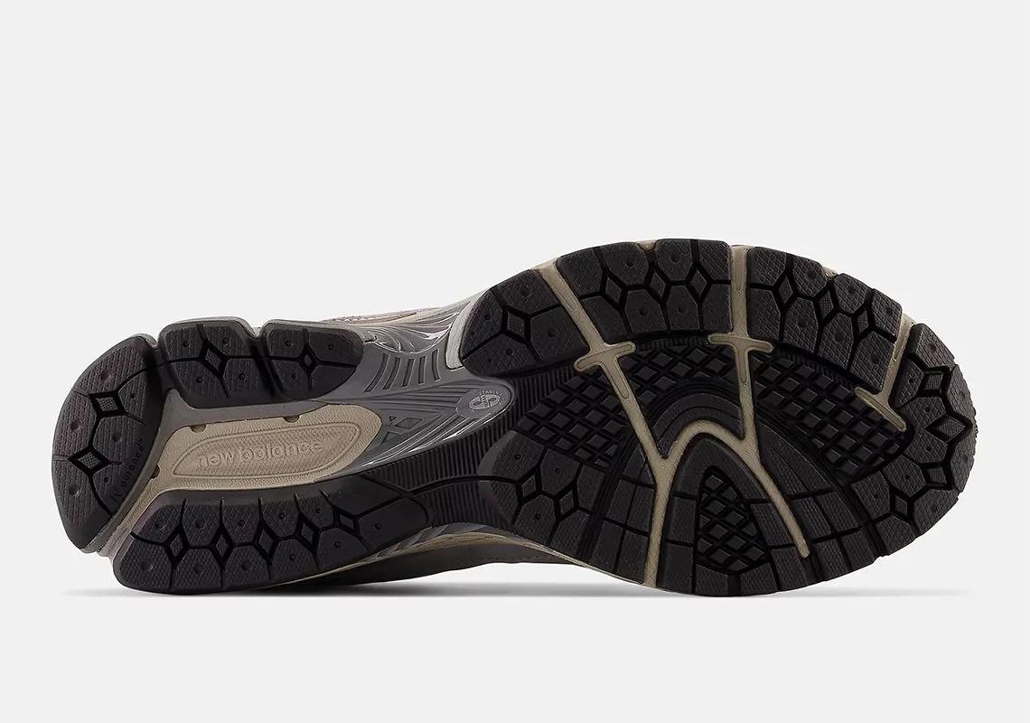 New Balance 2002 Pocket Grey