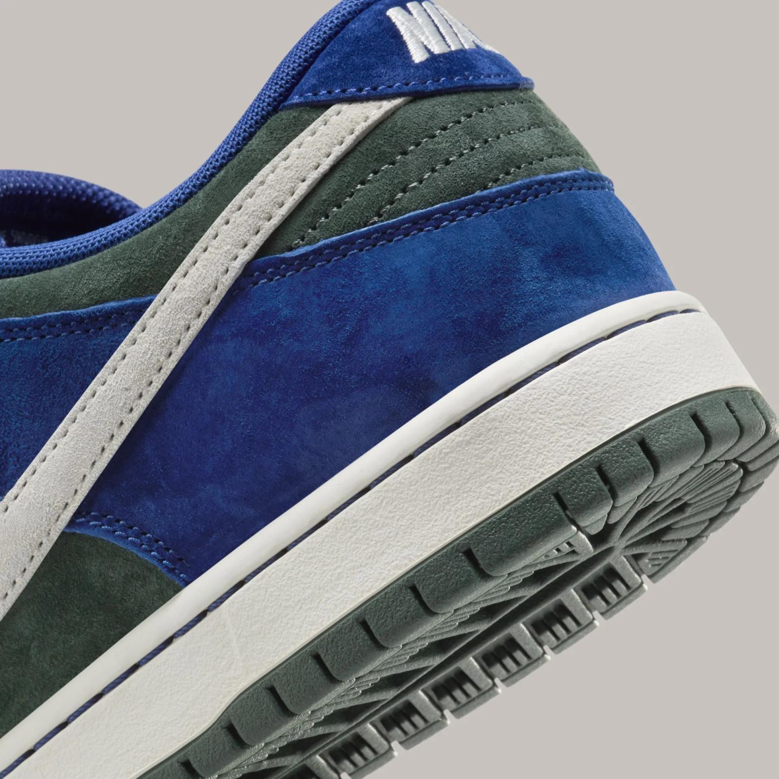 Nike SB Dunk Low Pro Deep Royal Blue