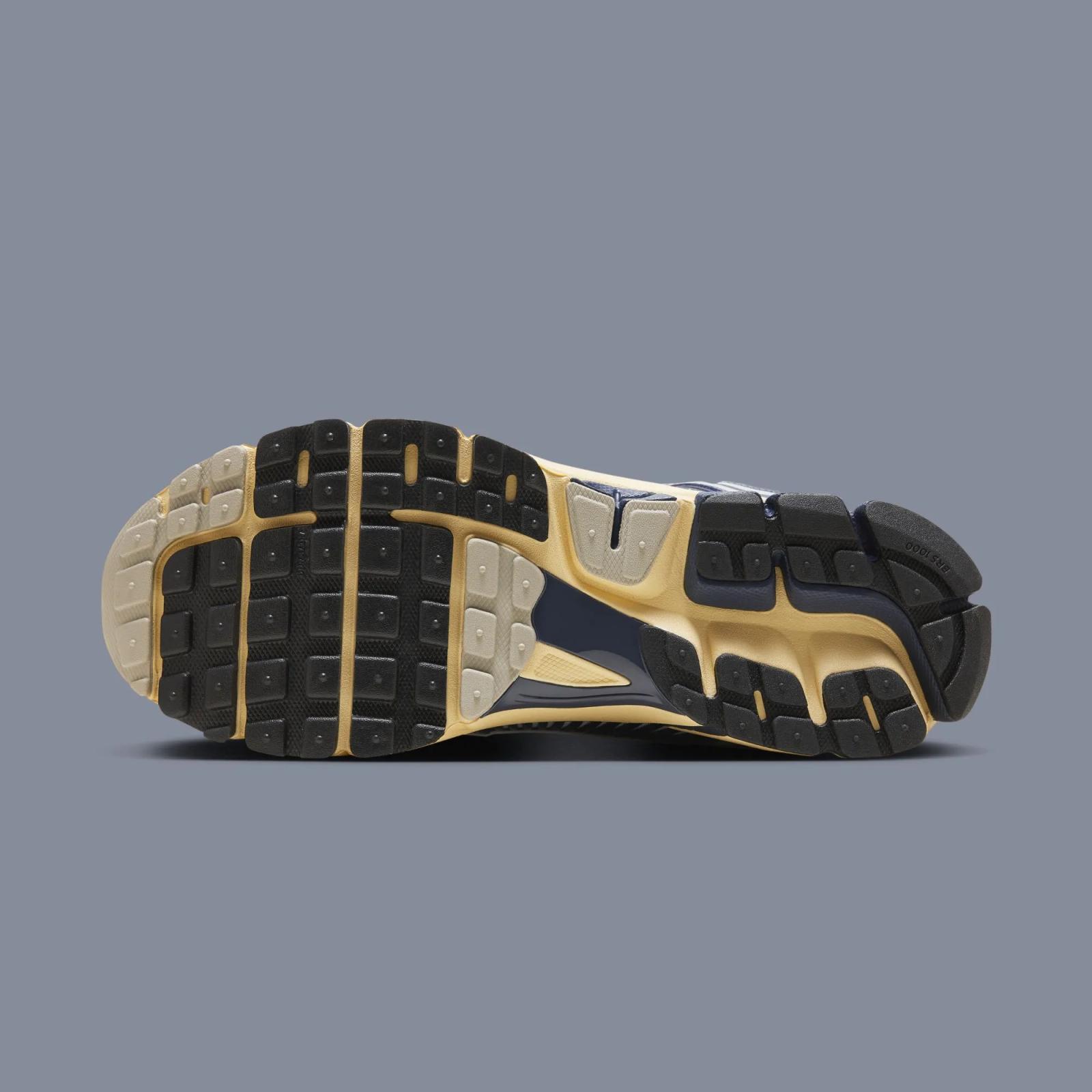 Nike Zoom Vomero 5 "Thunder Blue / Cream" HF4259-100