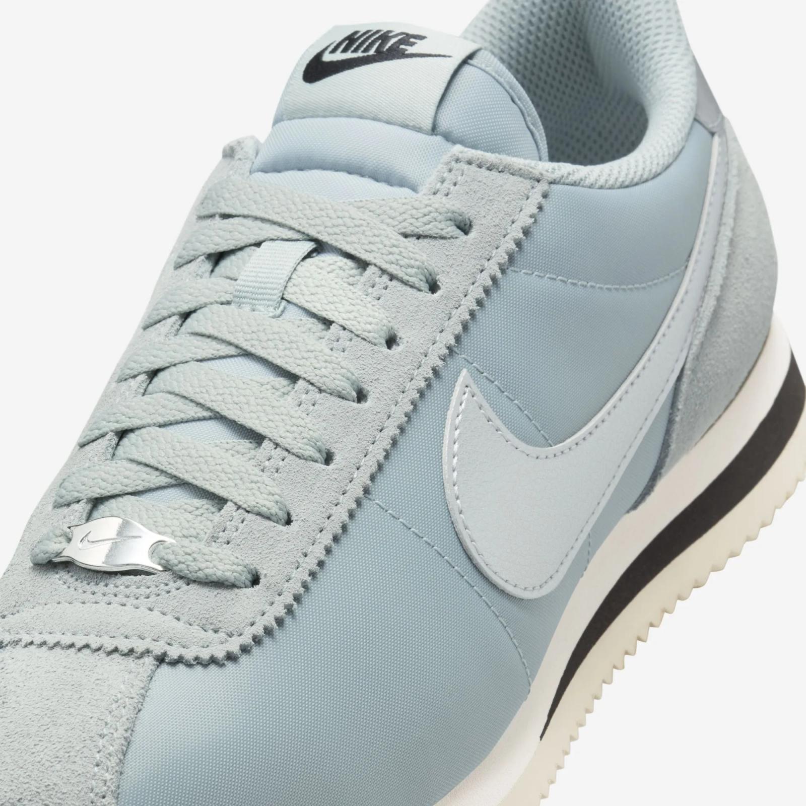 Nike Cortez Textile Light Pumice / Metallic Silver DZ2795-002