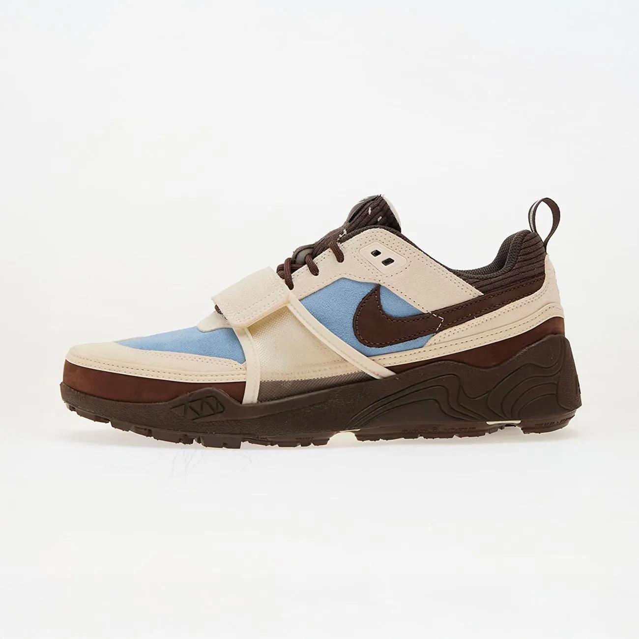 Travis Scott x Nike Zoom Field Jaxx “Leche Blue”