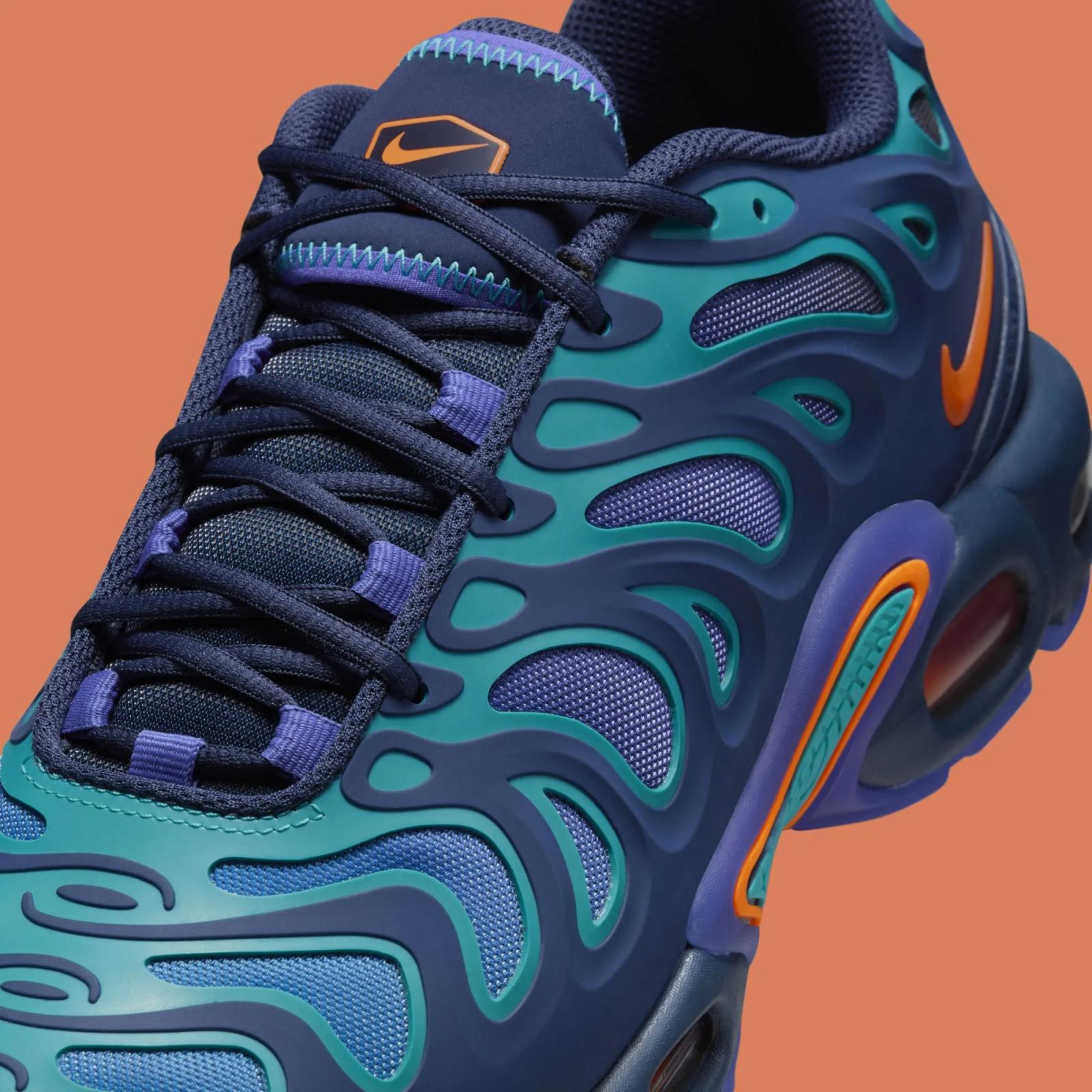 Nike Air Max Plus Drift Midnight Navy / Total Orange FD4290-400