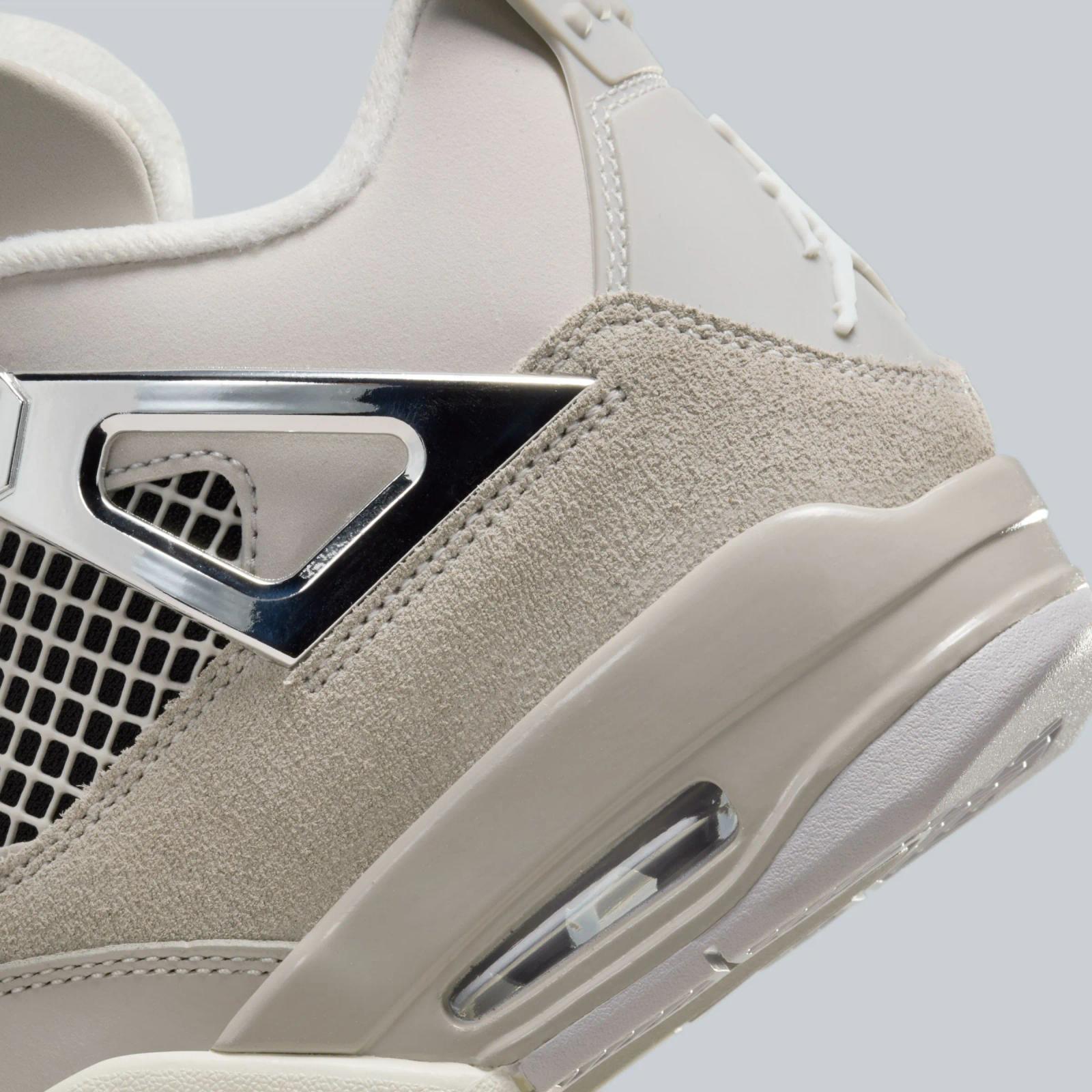 Air Jordan 4 Retro WMNS Frozen Moments