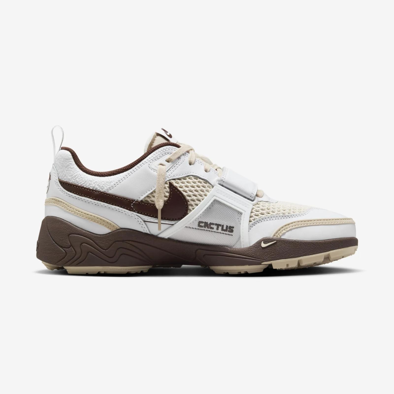 Travis Scott x Nike Zoom Field Jaxx White / Chocolate HQ3073-100
