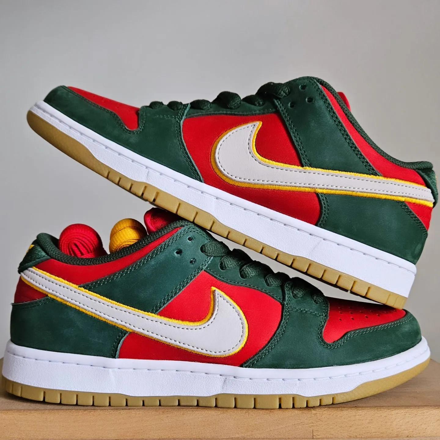 Nike SB Dunk Low Pro PRM Seattle Supersonics FZ1287-300