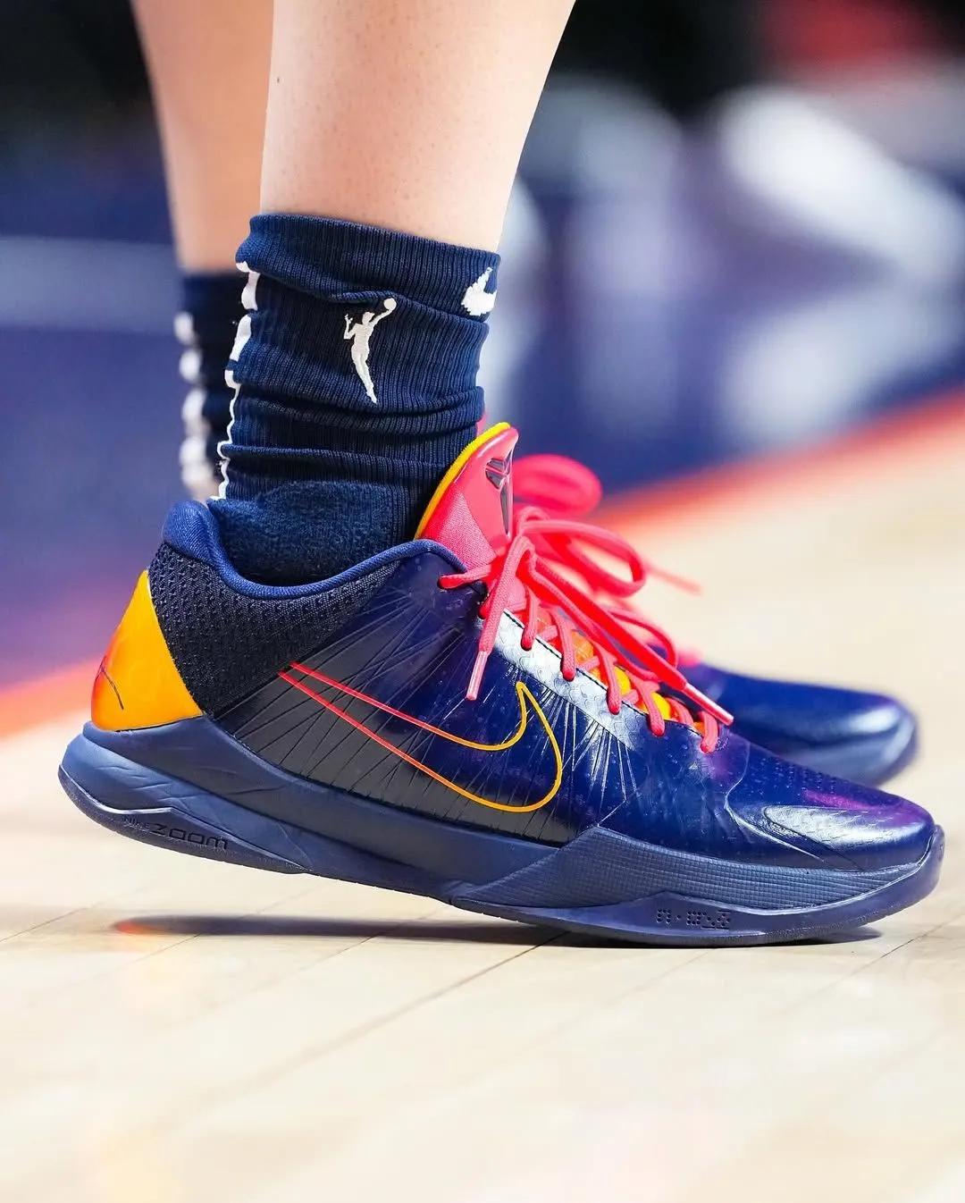 Caitlin Clark Nike Kobe 5 Protro “Midnight Navy” se lansează în vara lui 2025