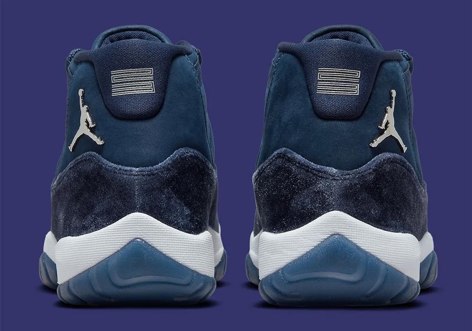Air Jordan 11 Retro WMNS Midnight Navy