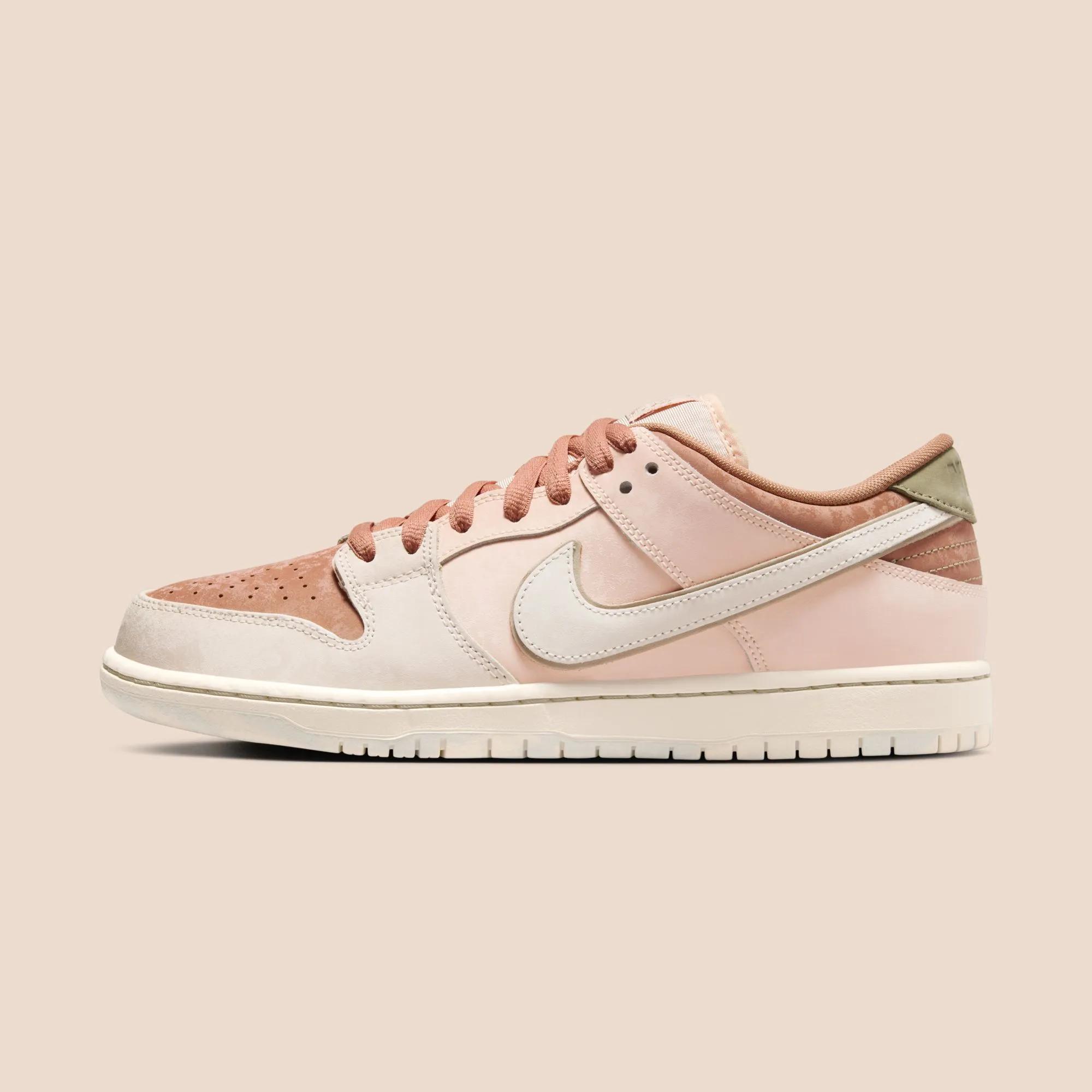 Nike SB Dunk Low Pro Premium Trocadéro Gardens